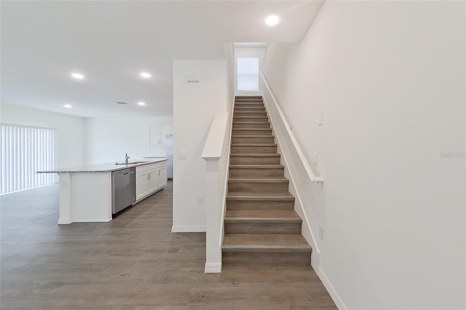 LAKE GRIFFIN RESERVE - Residential Lease