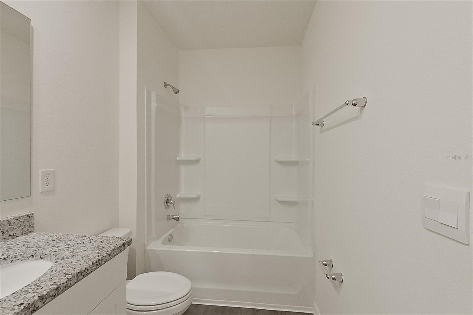 LAKE GRIFFIN RESERVE - Residential Lease