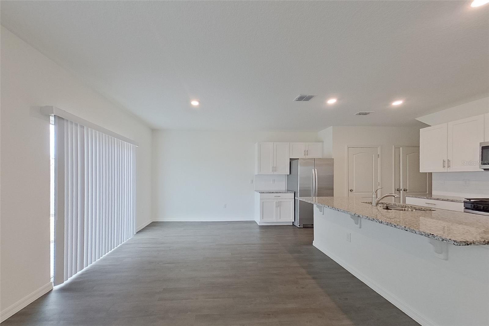 LAKE GRIFFIN RESERVE - Residential Lease