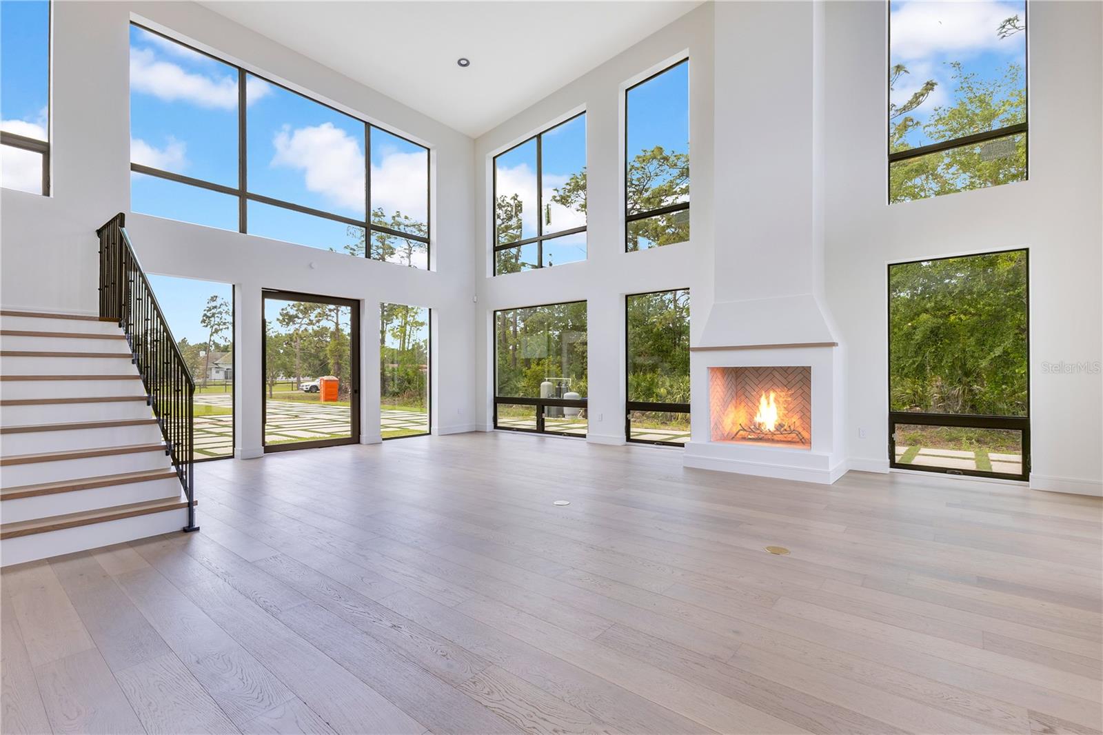 ROCKET CITYA - Residential