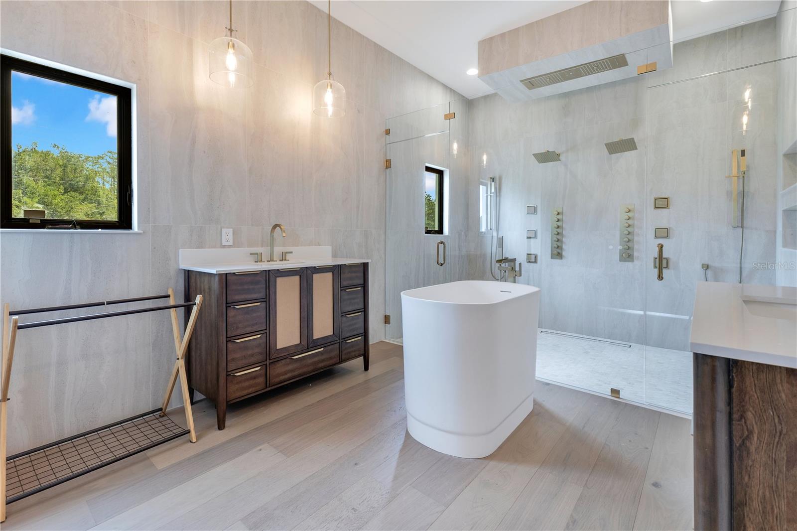 ROCKET CITYA - Residential