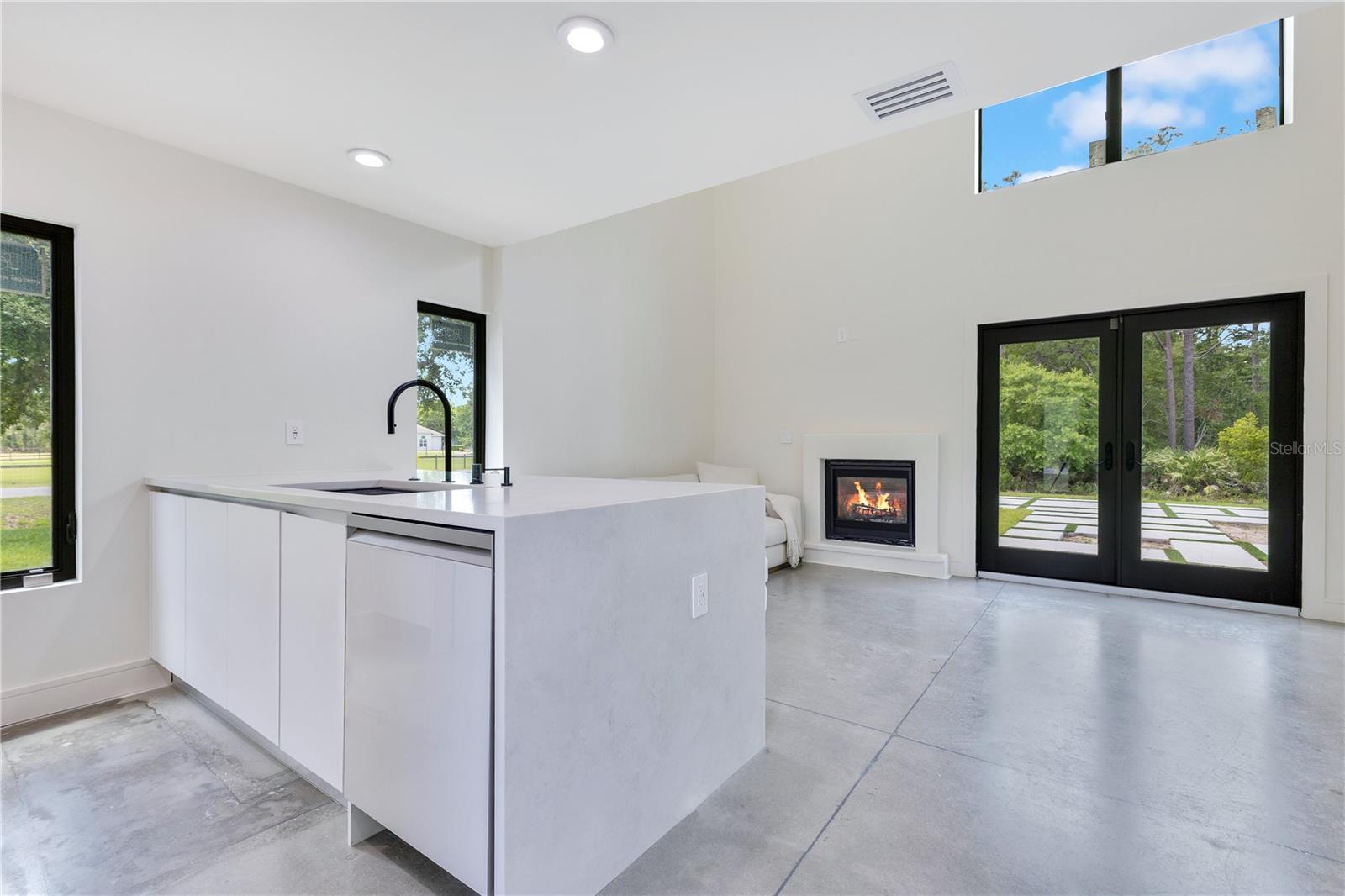 ROCKET CITYA - Residential