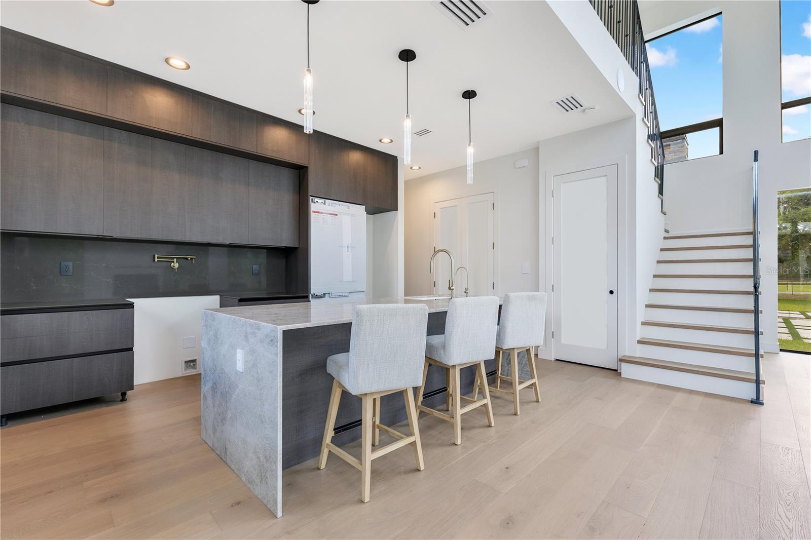 ROCKET CITYA - Residential