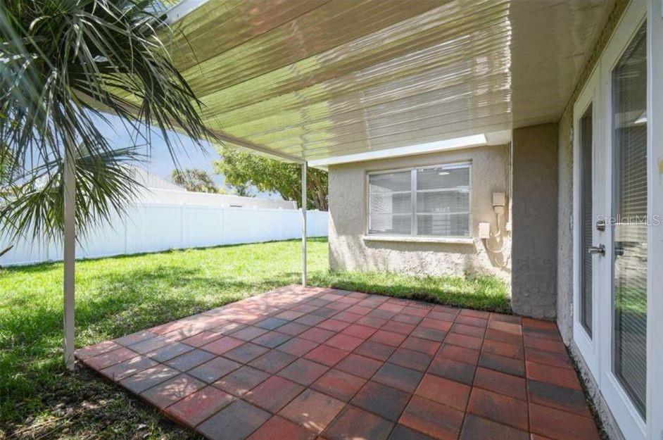 BEACON SQUARE - Residential Lease