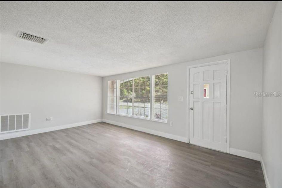 BEACON SQUARE - Residential Lease