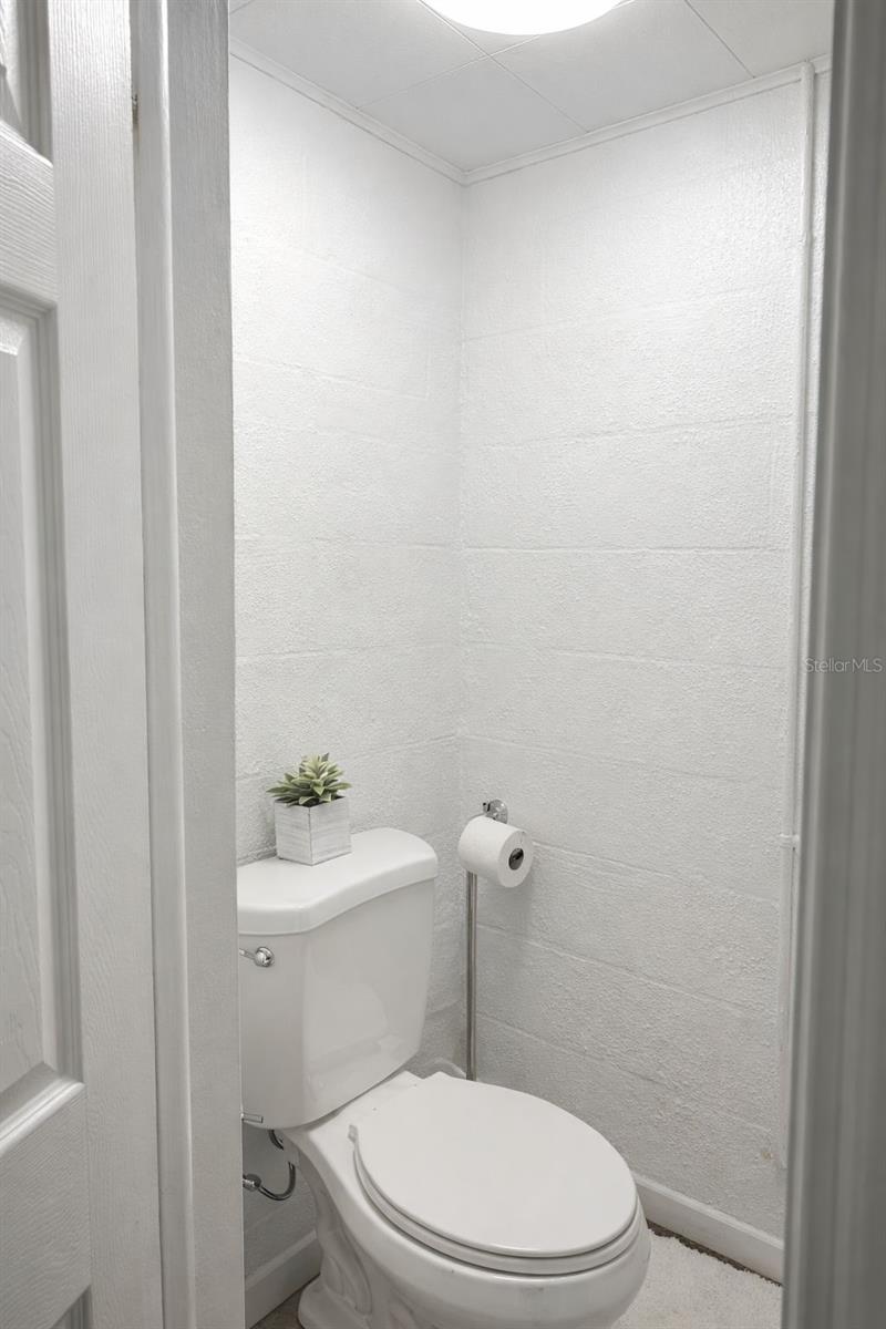 BEACON SQUARE - Residential Lease