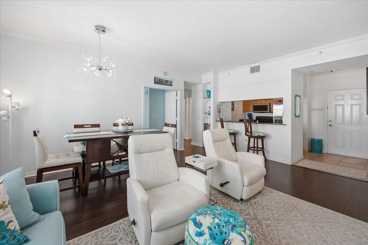 1064 N TAMIAMI TRAIL 1206
