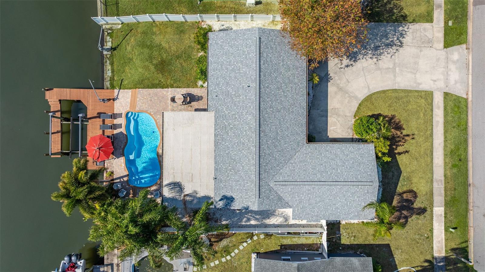 8462 FLAGSTONE DRIVE