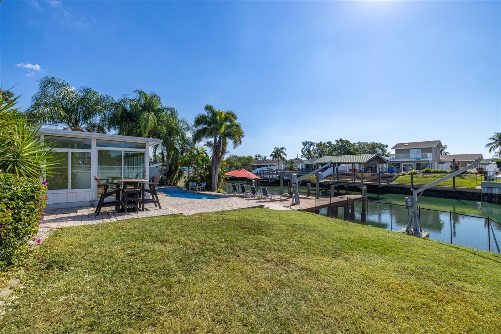 8462 FLAGSTONE DRIVE