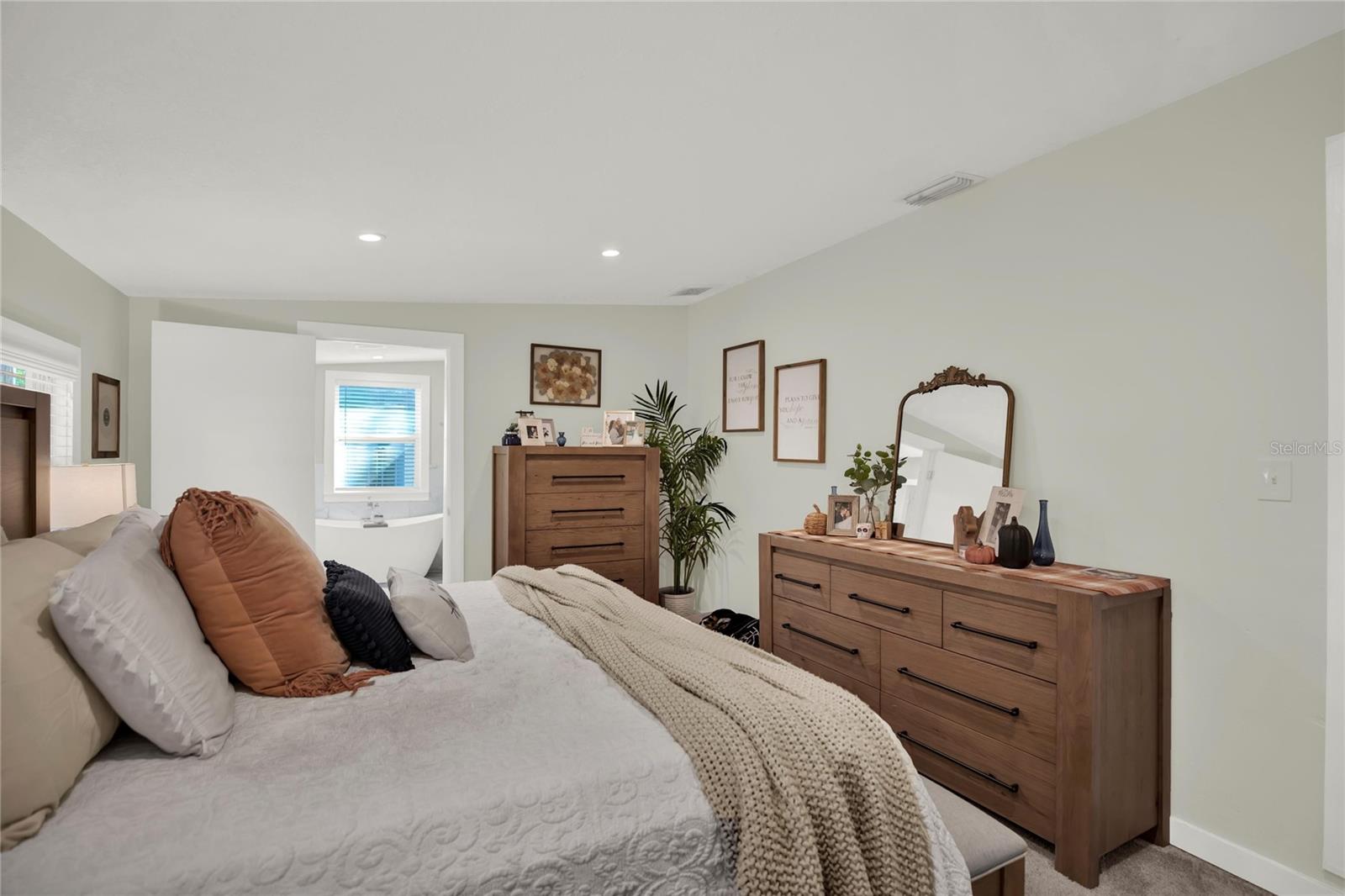 ORANGEWOOD MANOR - Residential