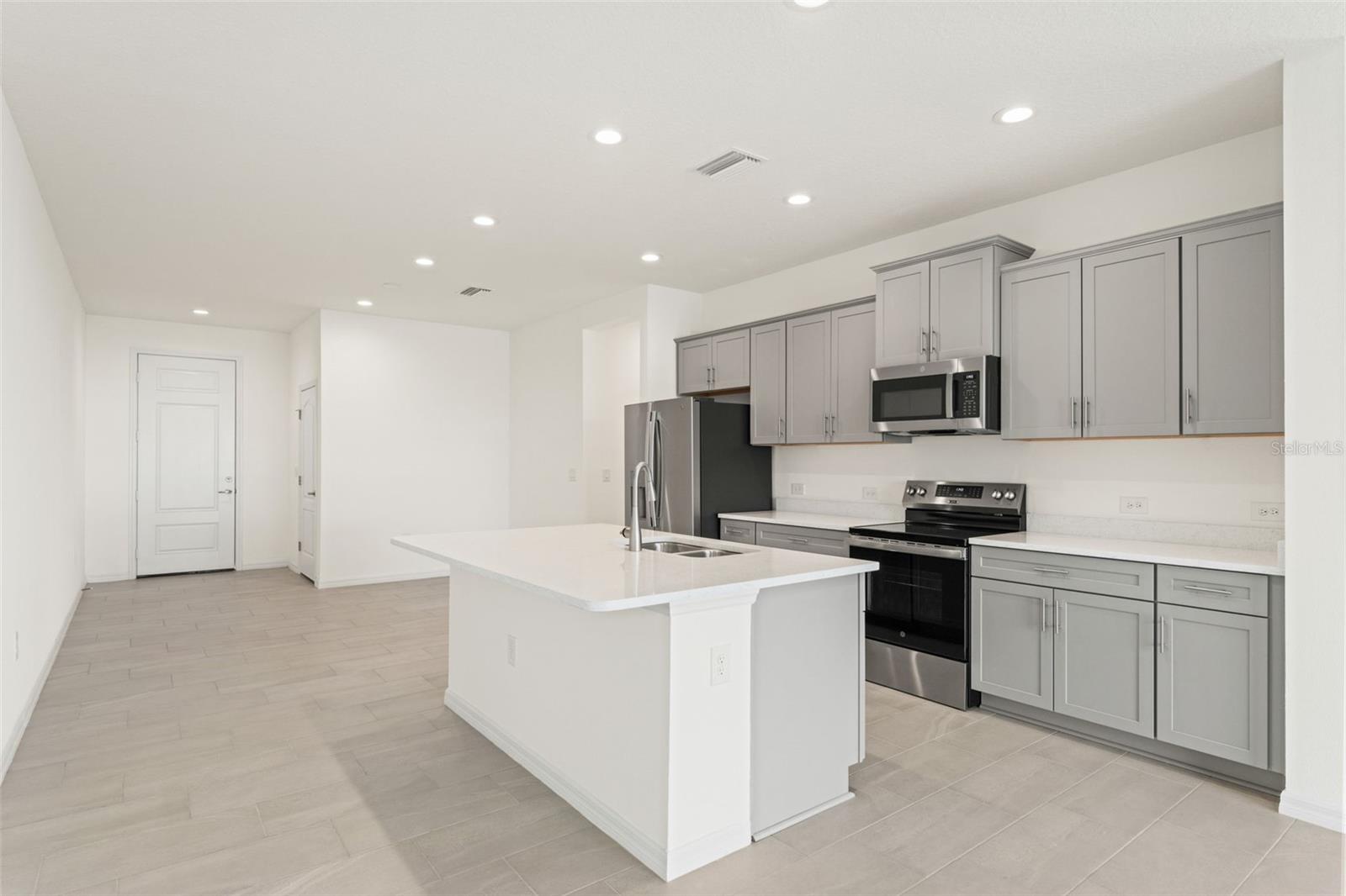 PALM GROVE AT LAKEWOOD RANCH - Residential