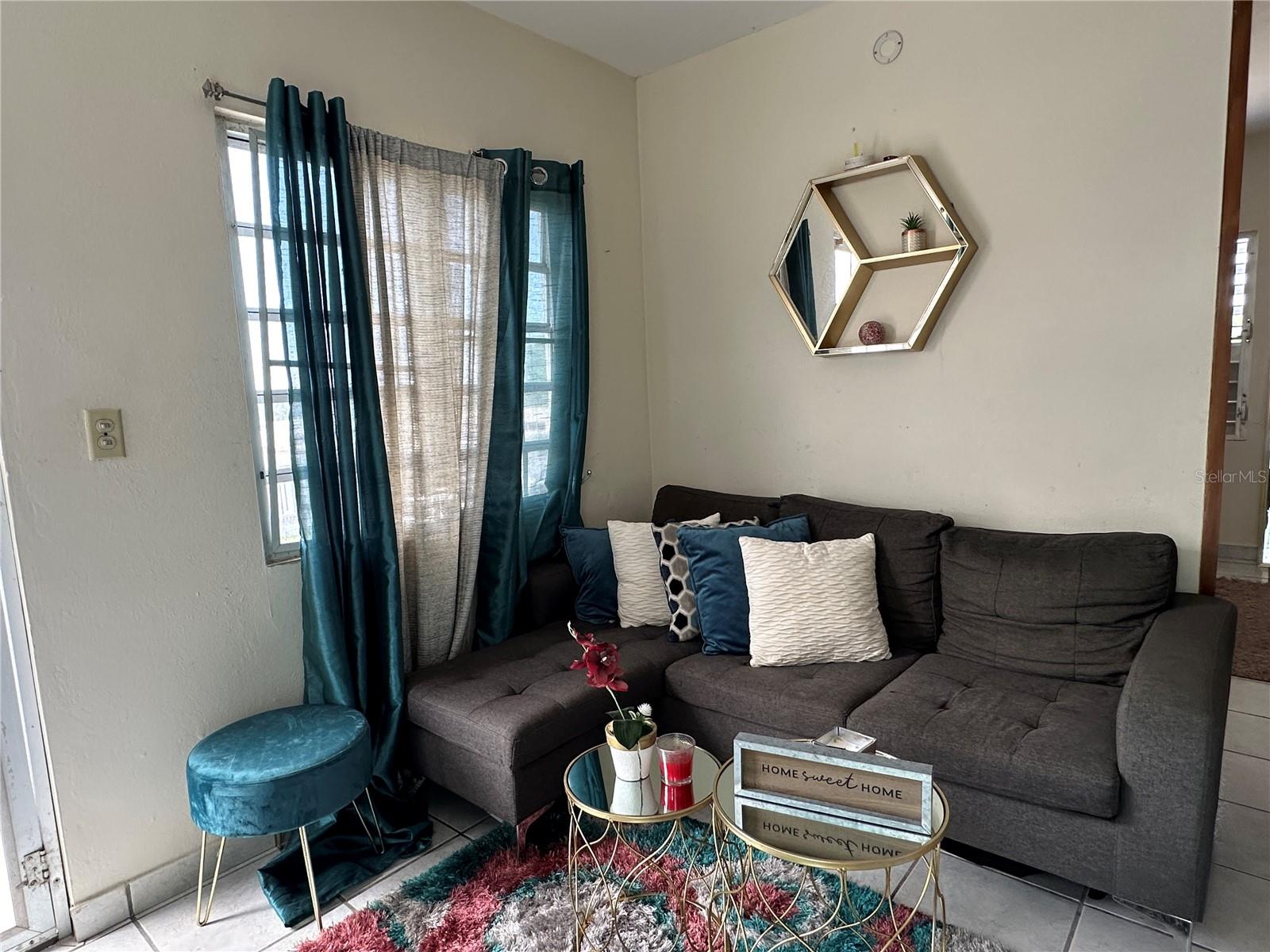 URB RIO GRANDE ESTATES - Residential Income