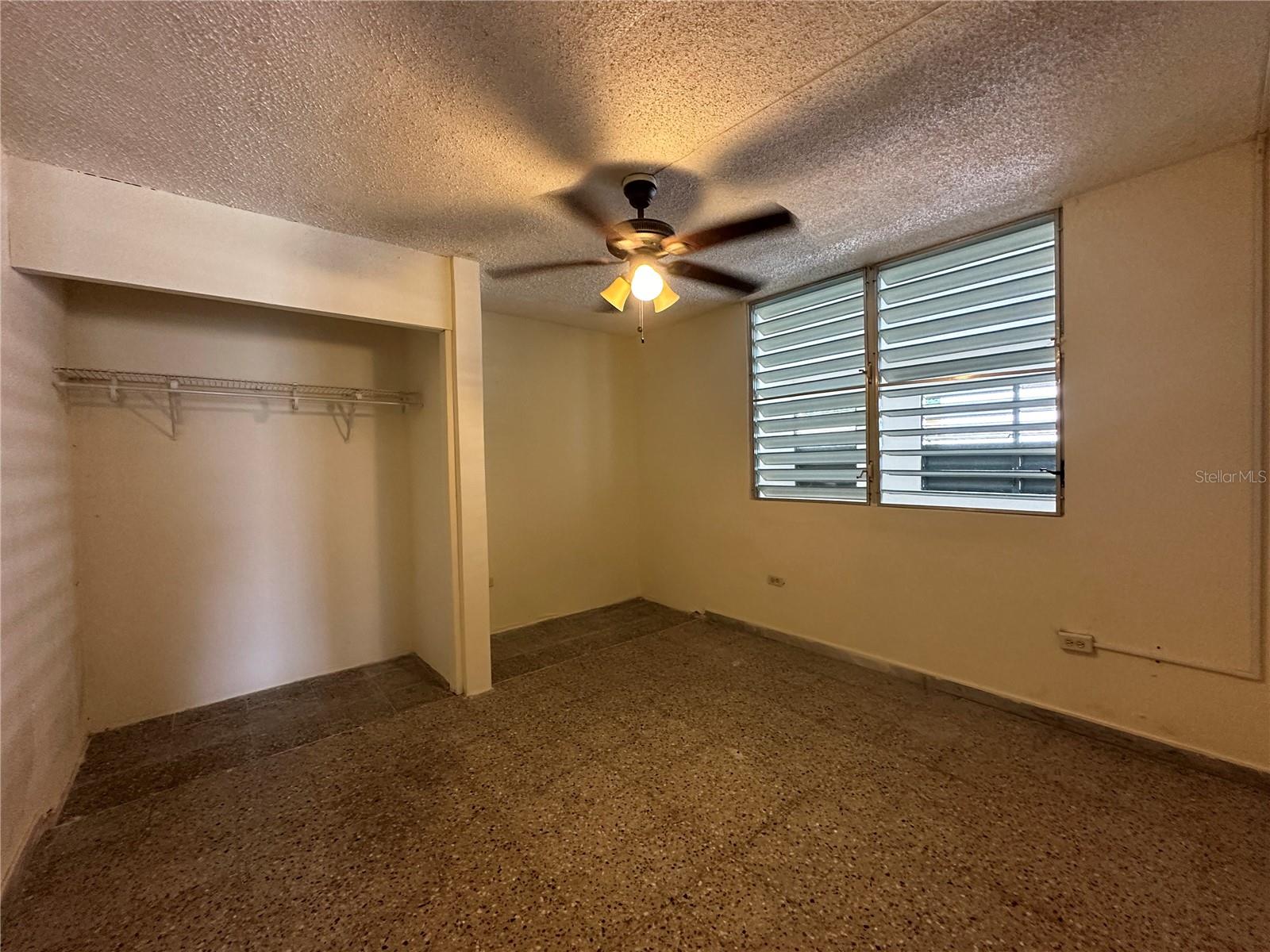 URB RIO GRANDE ESTATES - Residential Income