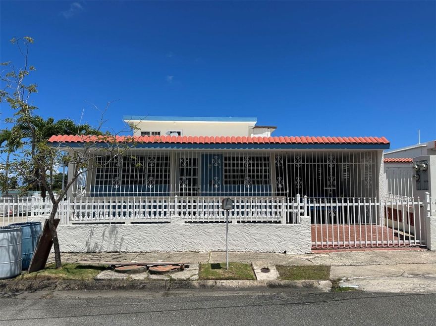 Excellent investment opportunity. 3-unit property in excellent location. 3 units on a corner lot with 408 sq mts. 1,950 sqft of construction. First Floor: 2 units. Second Floor: 1 unit. Each unit has separate entrances and parkings. 3 power meters. 2 water meters. Unit 1:  3 bedrooms, 2 bathrooms, living room, living-dining-family-kitchen, laundry, cover carport for 1 car. Unit 2: 2 bedrooms, 1 bathroom, living-dining-kitchen, laundry, 1 parking. Unit 3: 1 bedroom, 1 bathroom, living-dining-kitchen, laundry, 1 parking. Fenced. Property Taxes: $1,983 annual approx (no exemption at the moment), FEMA Zone NOT Floodable: X, Zoning: R-I (Intermediate Residential). All construction permits are in compliance. In excellent condition, Move-in ready. You can live in one unit and rent out the other 2. Excellent for airbnb. 1 min from PR-3, 5 minutes from PR-66 and 10 minutes from the entrance to El Yunque. For Sale As-Is. Appointments require pre-approval letter (financed purchase), and/or proof of funds (cash purchase and loan expenses).