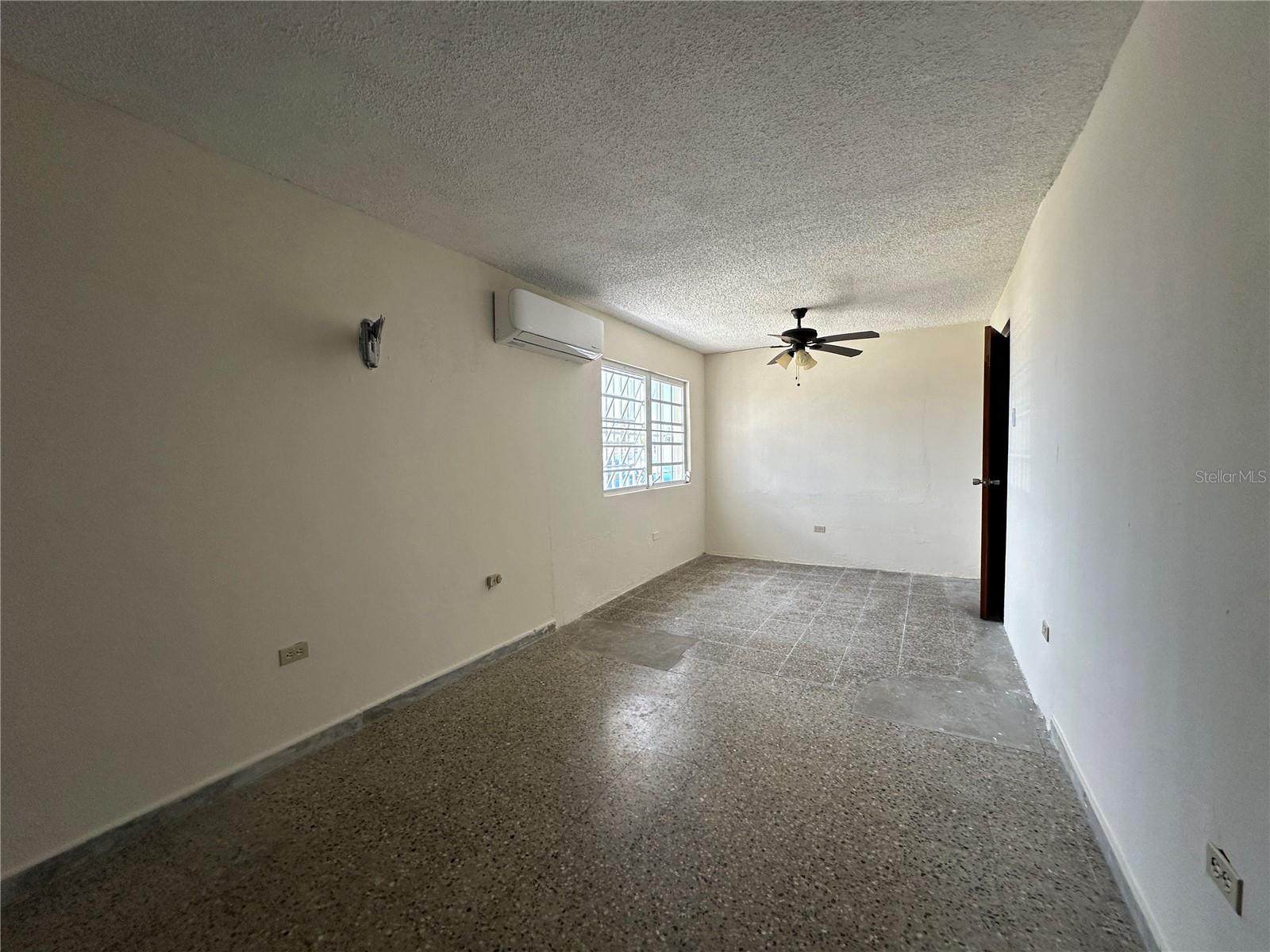 URB RIO GRANDE ESTATES - Residential Income