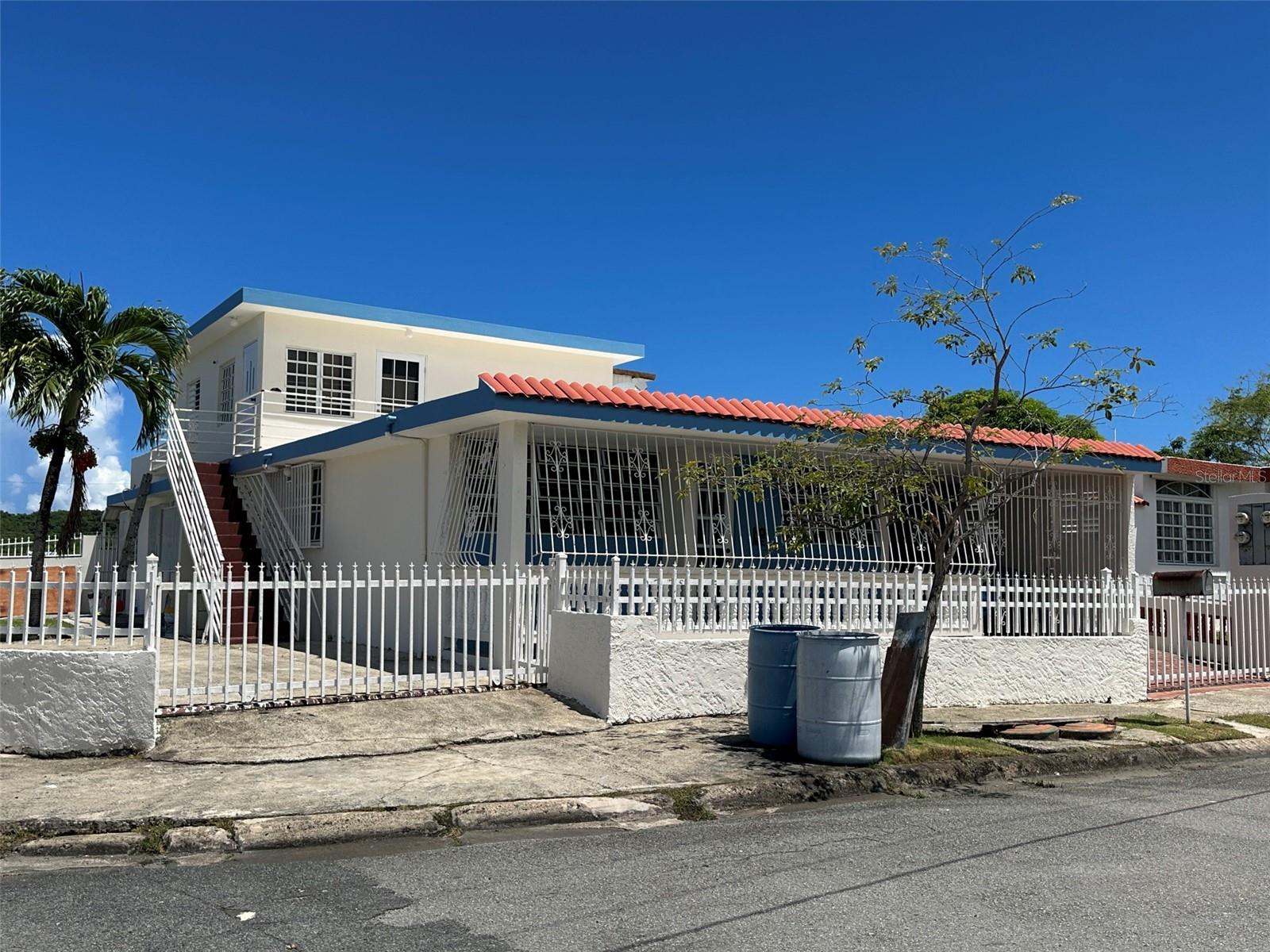 URB RIO GRANDE ESTATES - Residential Income