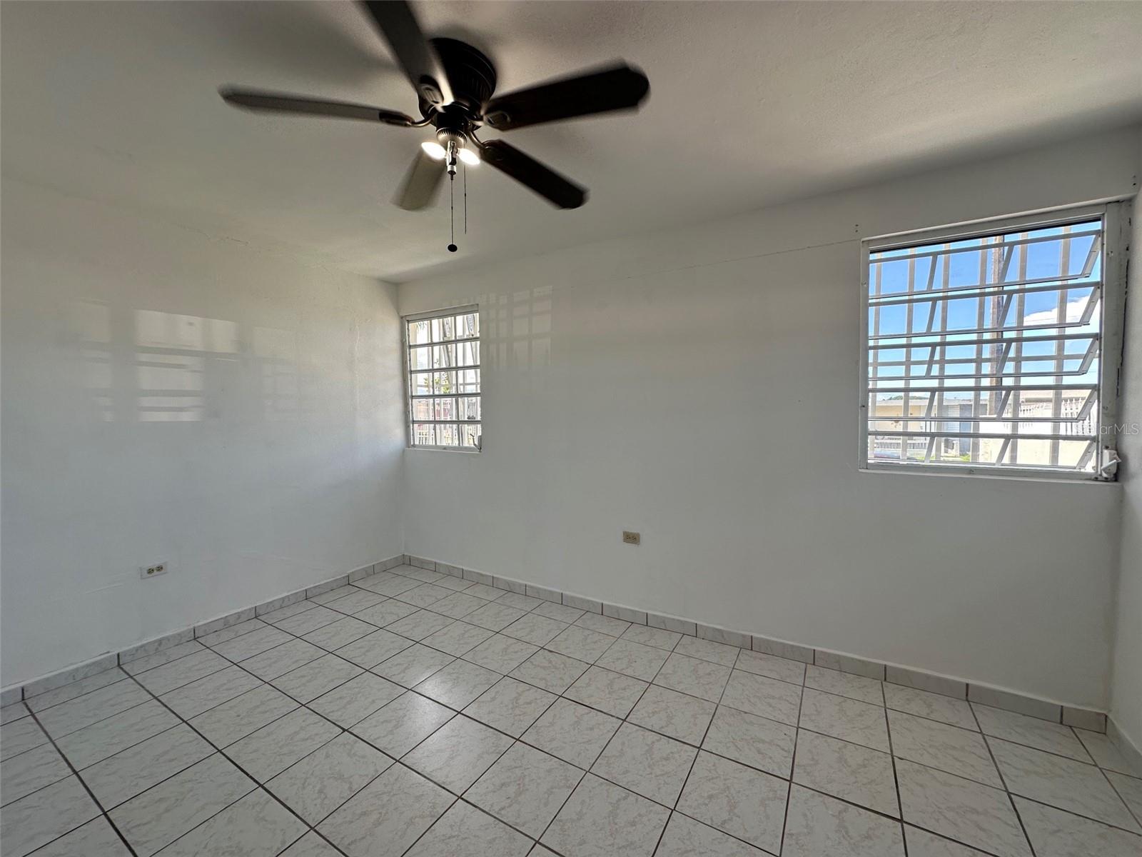 URB RIO GRANDE ESTATES - Residential Income