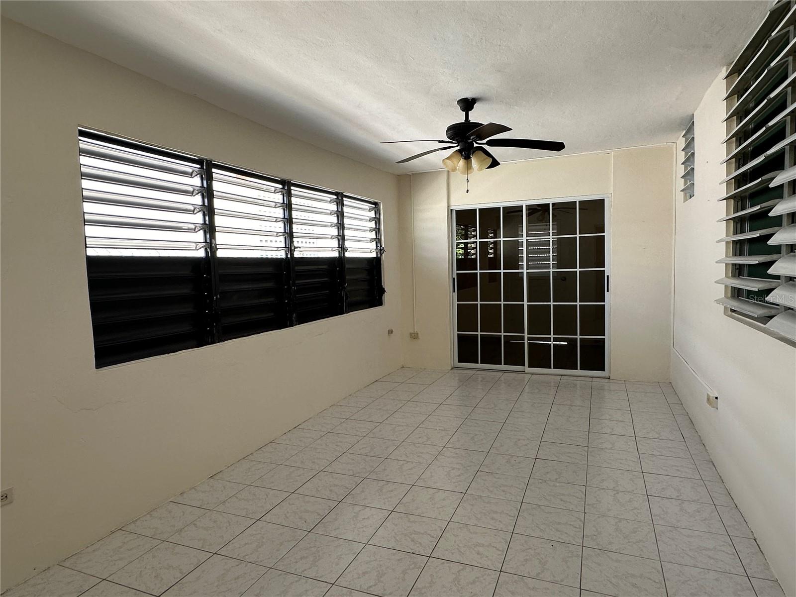 URB RIO GRANDE ESTATES - Residential Income