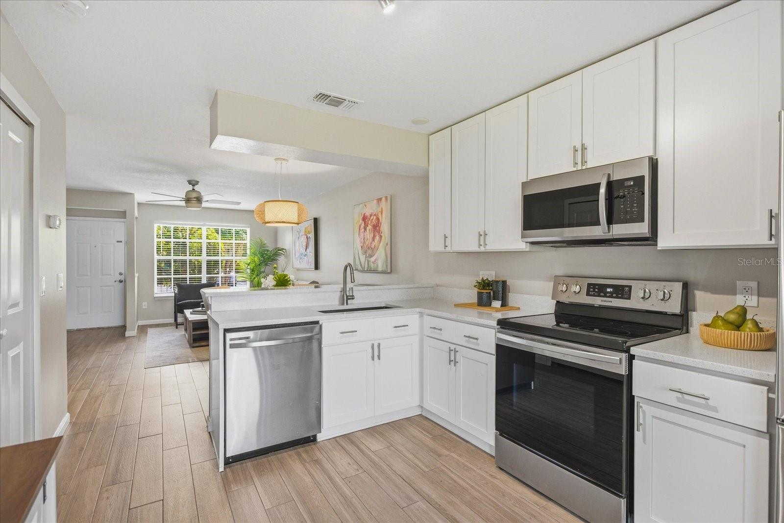 HUNTERS RESERVE A CONDO - Residential