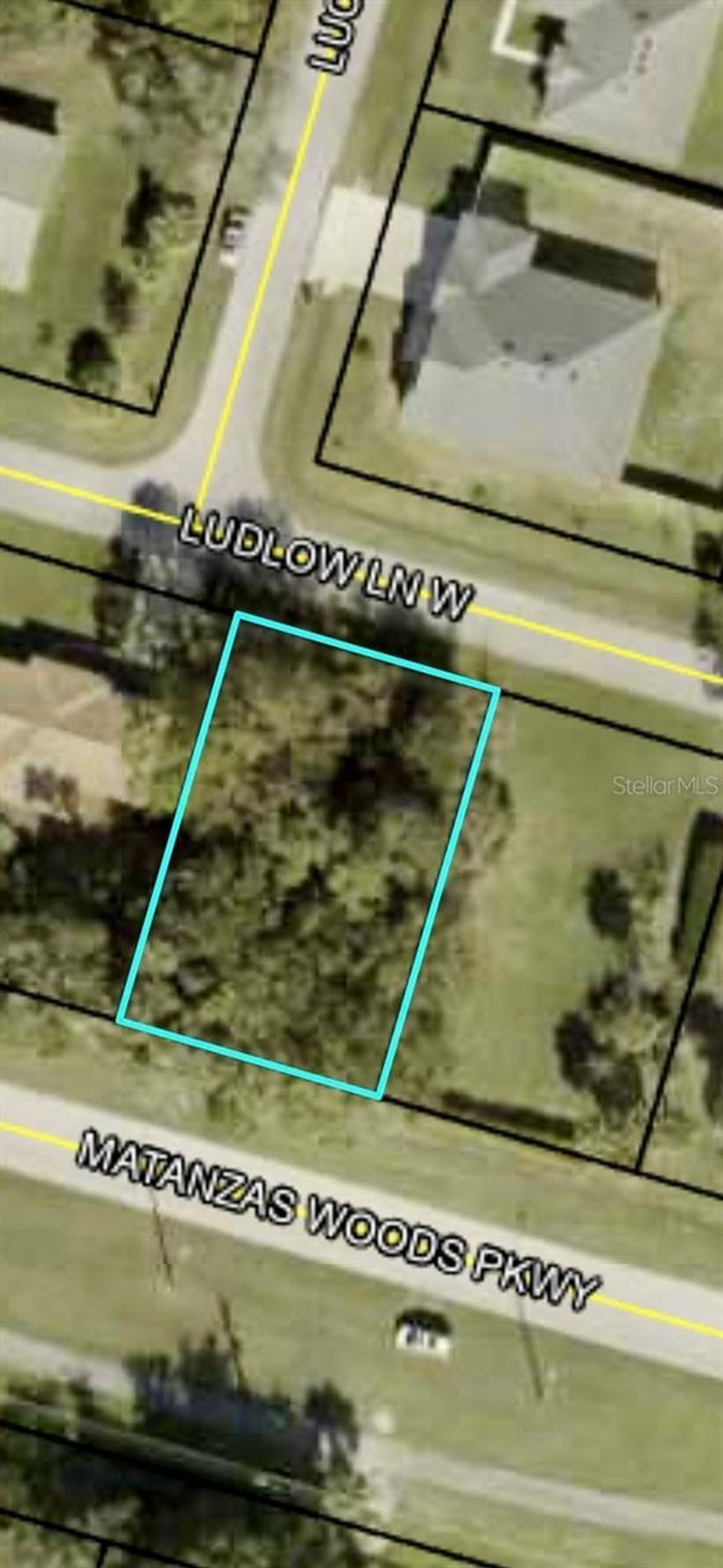 IDEAL LOCATION TO BUILD YOUR NEW HOME in an established neighborhood. No HOA and no CDD. This lot is close to schools, shopping, restaurants and of course just minutes to the beach.