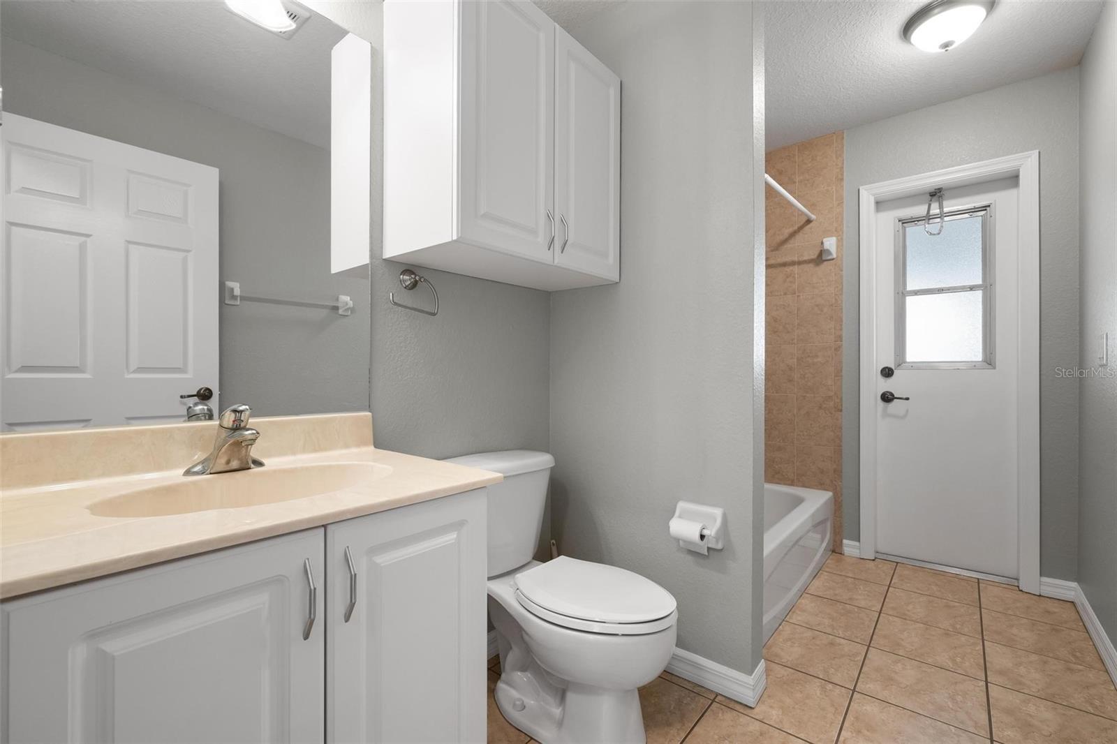 SOUTH VENICE - Residential