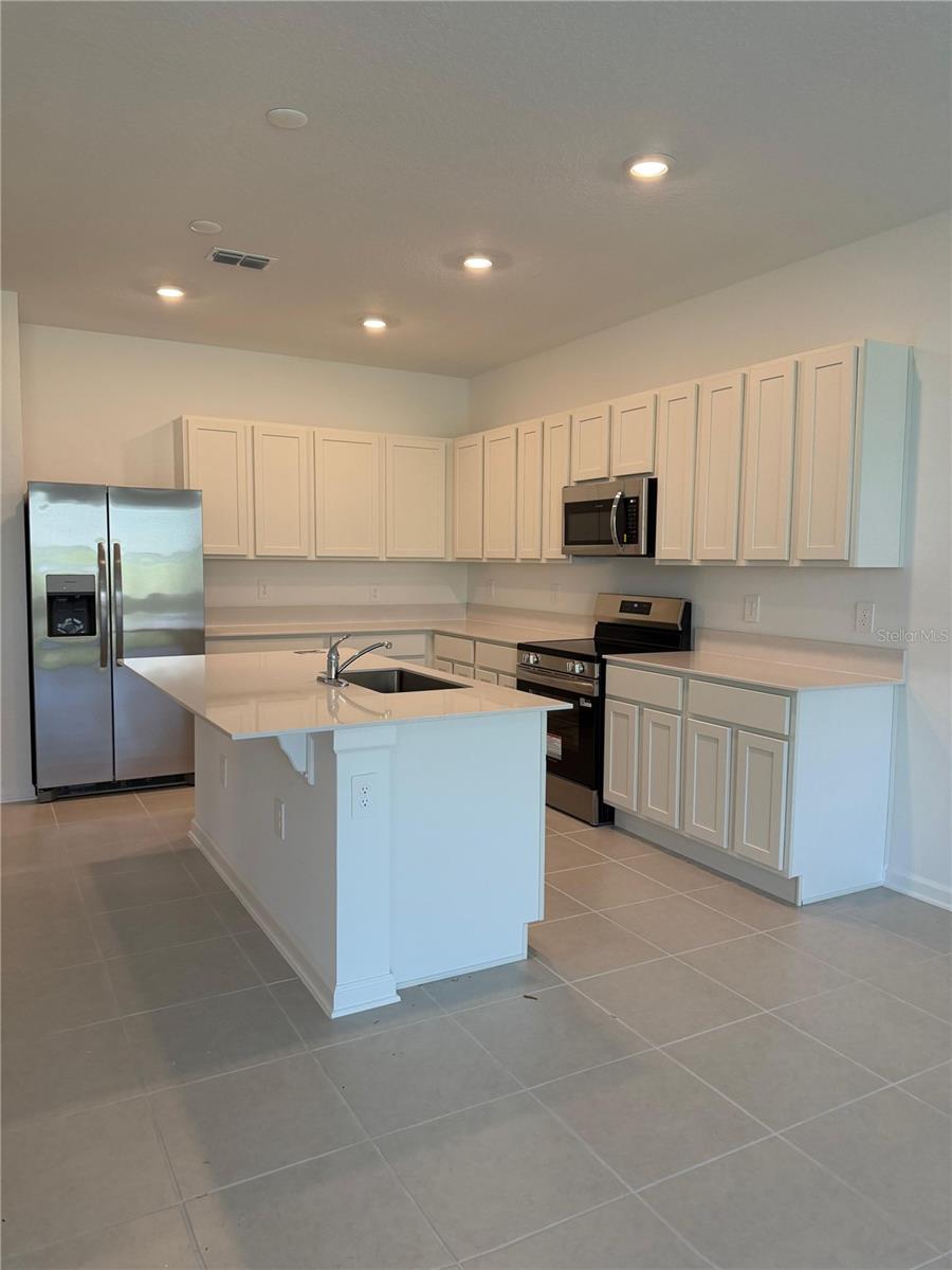 BRENTWOOD TH - Residential Lease