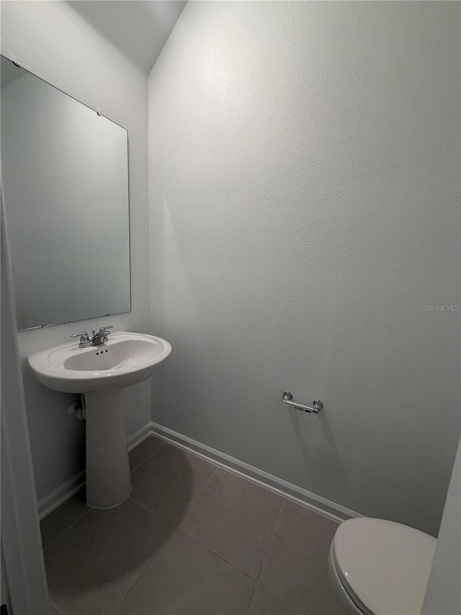 BRENTWOOD TH - Residential Lease