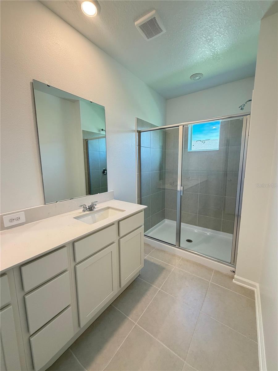 BRENTWOOD TH - Residential Lease