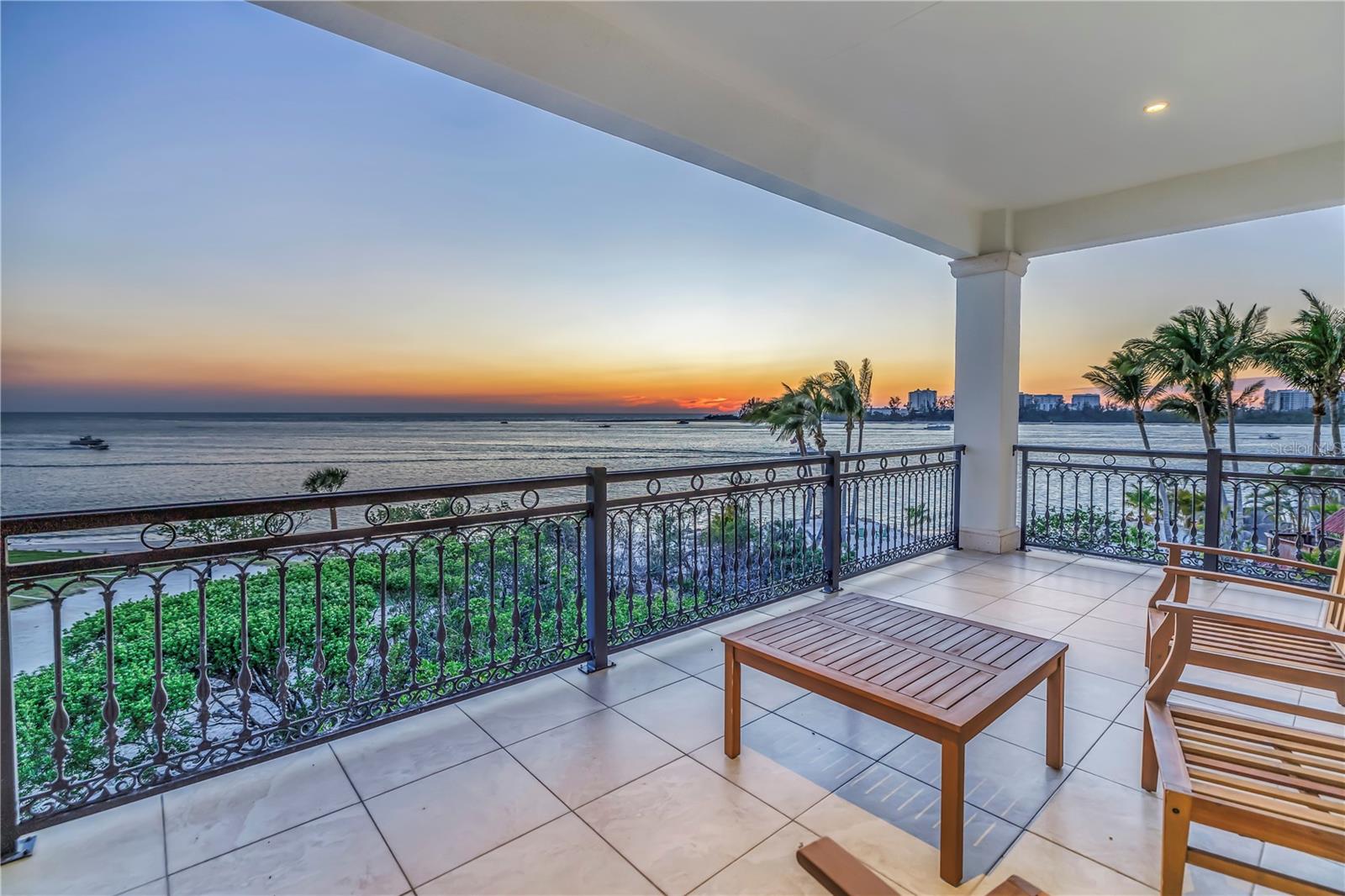 SIESTA REV OF - Residential