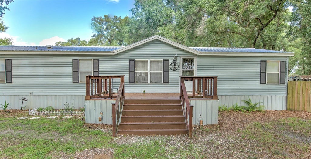 Photo of 1606 N Kingsway Rd, Seffner, FL 33584 (MLS # TB8530178)