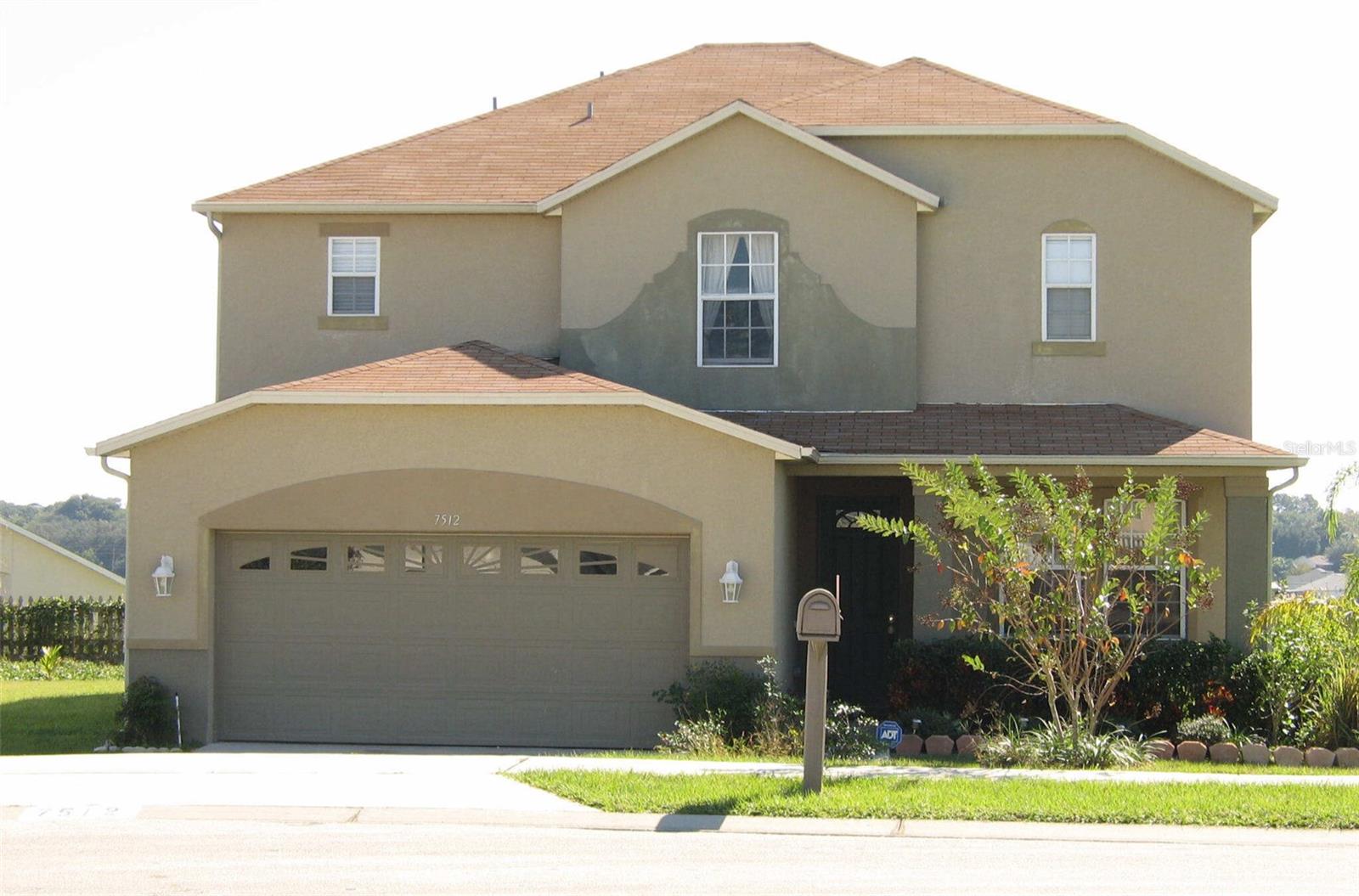 One or more photo(s) has been virtually staged. Welcome to this beautiful 3-bedroom, 2.5-bath home with an upstairs bonus room, located in the quiet Oak Landing/Country Run community. Tucked away on a cul-de-sac dead-end street with no drive-through traffic, this home offers both privacy and peace of mind.
With over 2,300 sq. ft. of living space, the layout features a spacious living room, formal dining area, and a bright kitchen with ample counter and storage space. Upstairs, you’ll find three comfortable bedrooms, including the owner’s suite with a walk-in closet and private bath, plus a versatile bonus room—perfect for a media room, office, playroom, or even a 4th bedroom option.
Enjoy outdoor living in the private backyard, ideal for entertaining or relaxing. Conveniently located near schools, shopping, dining, and major highways, this property combines comfort and accessibility.
Don’t miss this rare opportunity to own a cul-de-sac home with extra space in one of Orlando’s most convenient locations—schedule your private showing today!