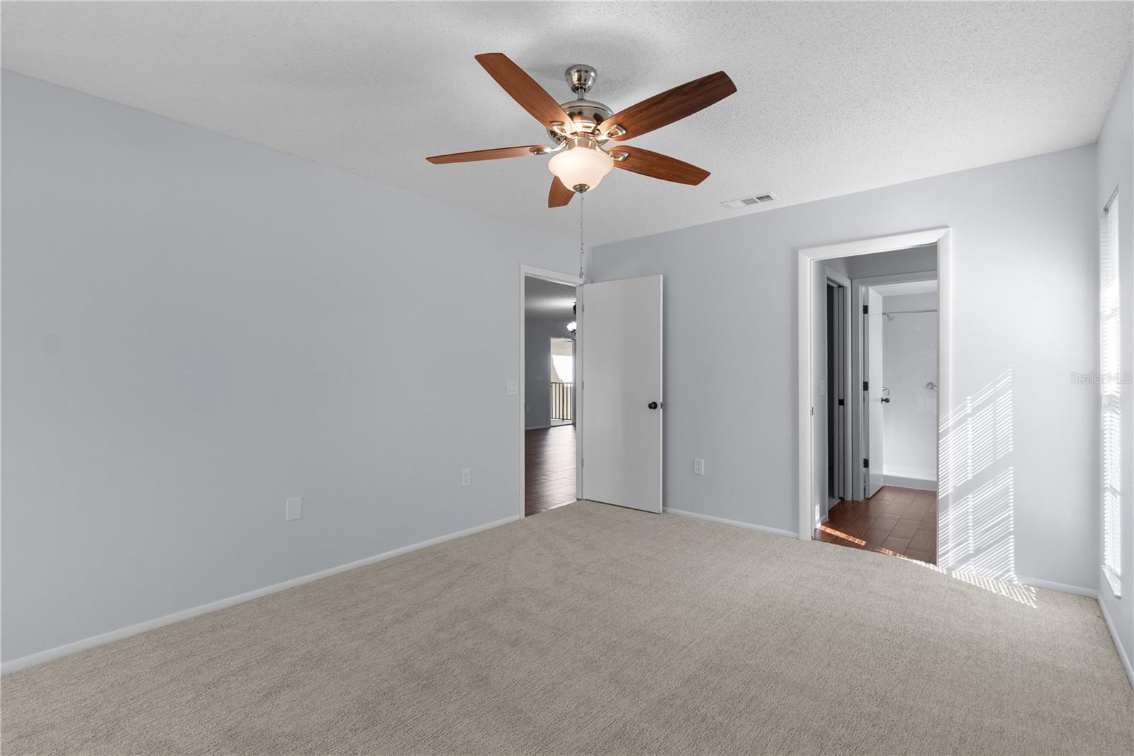 THE HOLLOWS PH I - Residential