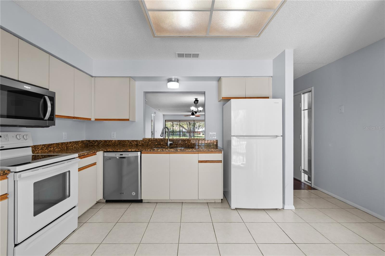 THE HOLLOWS PH I - Residential