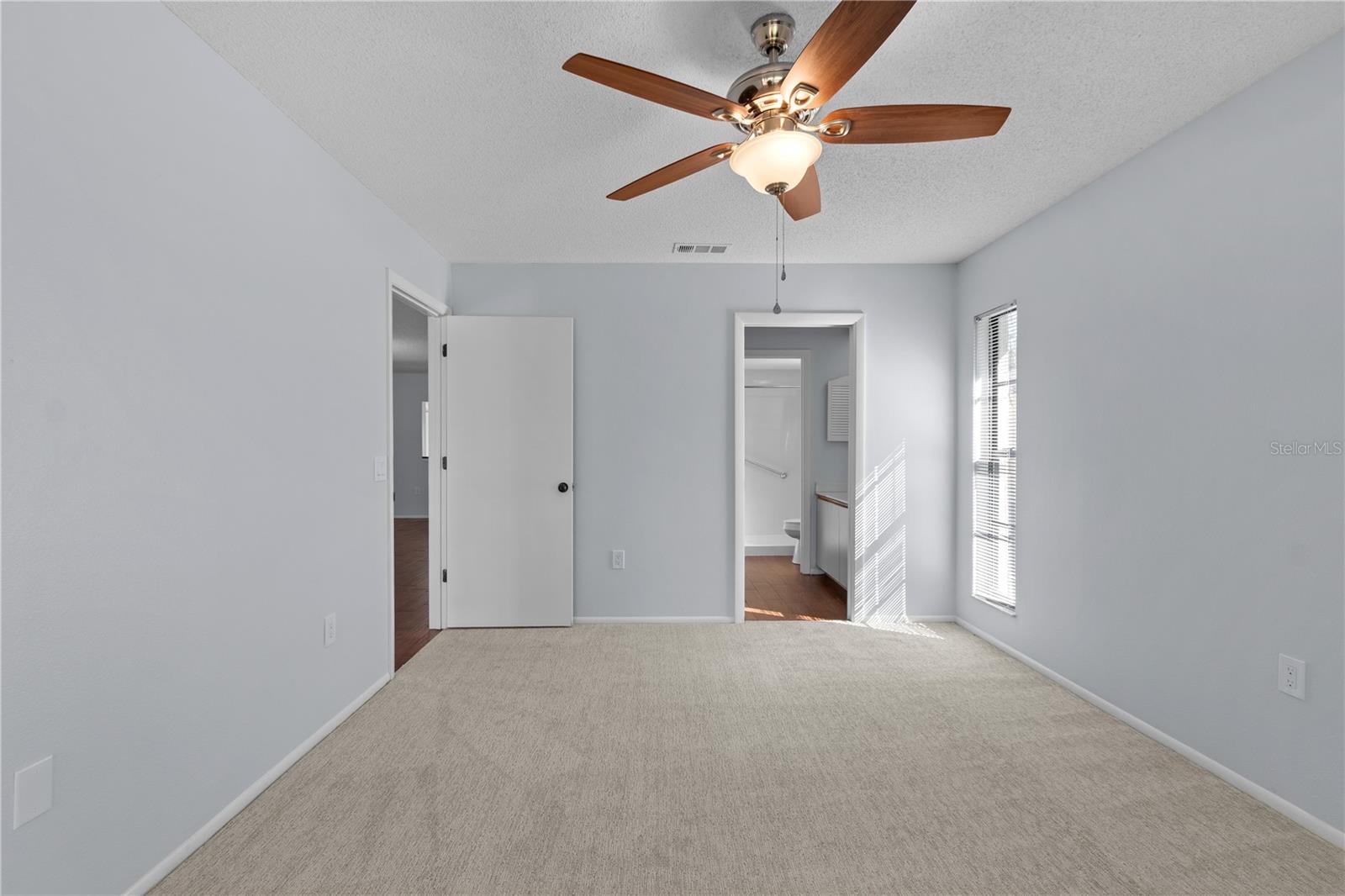 THE HOLLOWS PH I - Residential