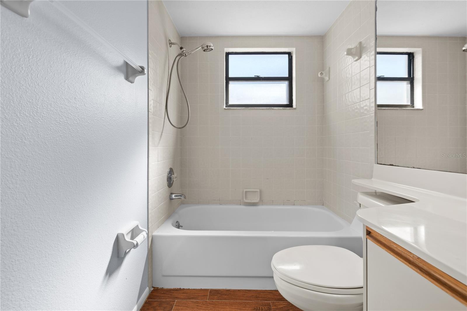 THE HOLLOWS PH I - Residential