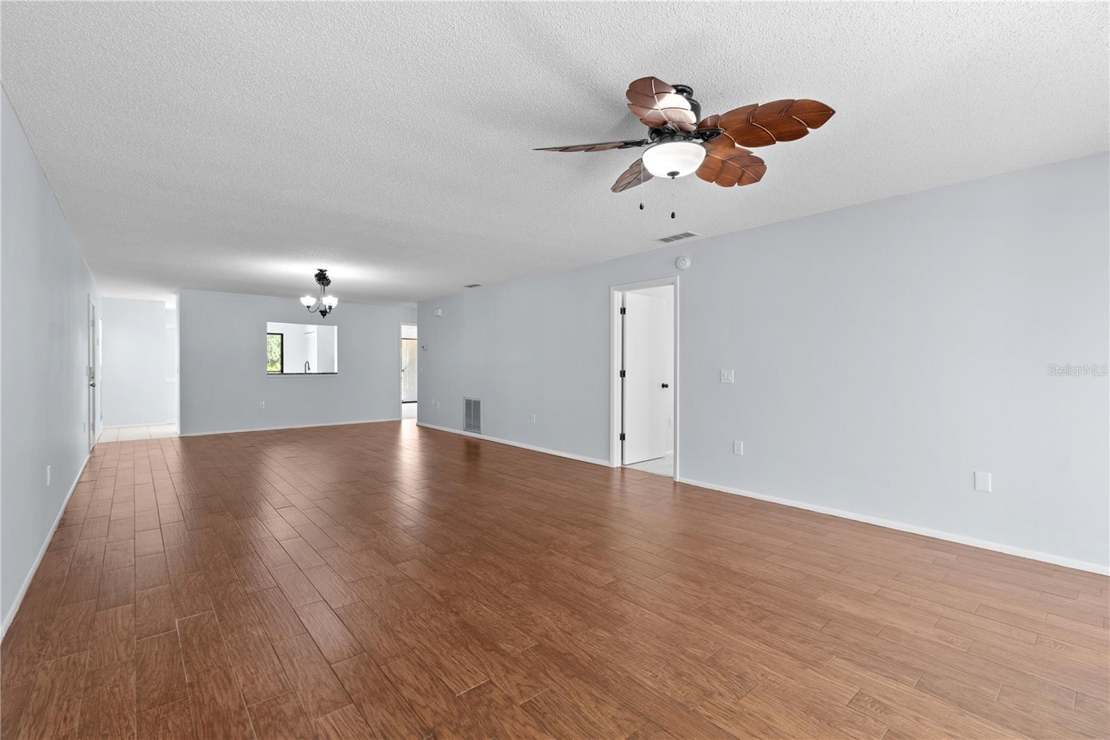 THE HOLLOWS PH I - Residential