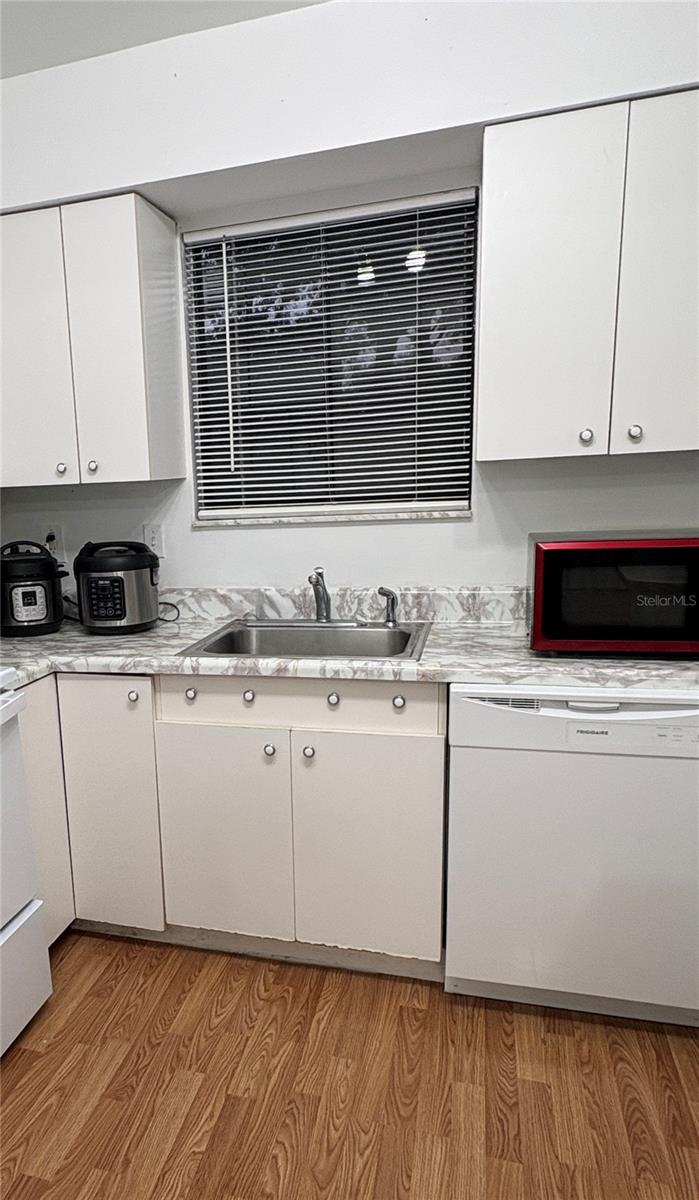 FOXHALL CONDO PH 1-3 - Residential