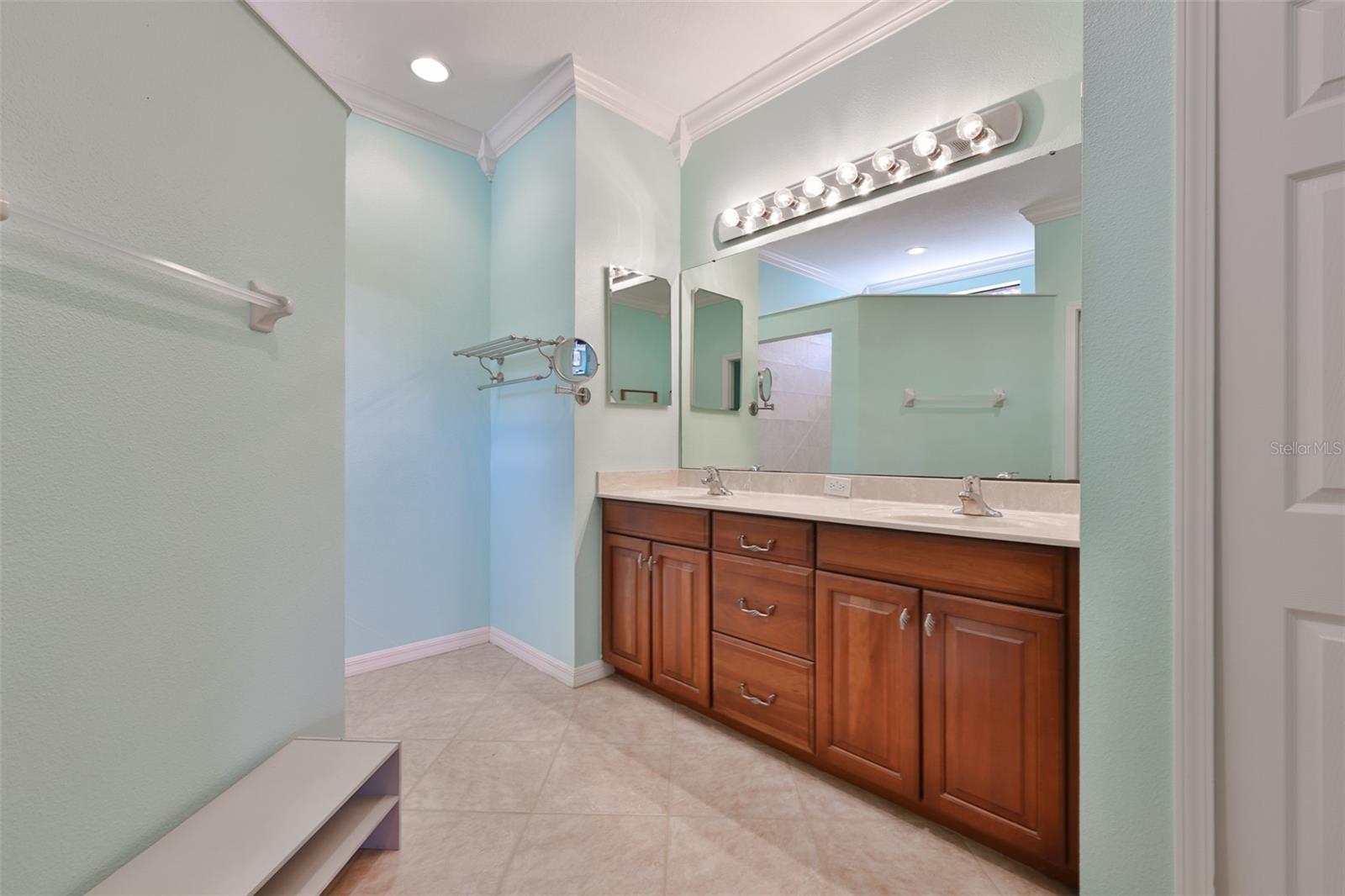 SOUTHSHORE FALLS PH 1 - Residential