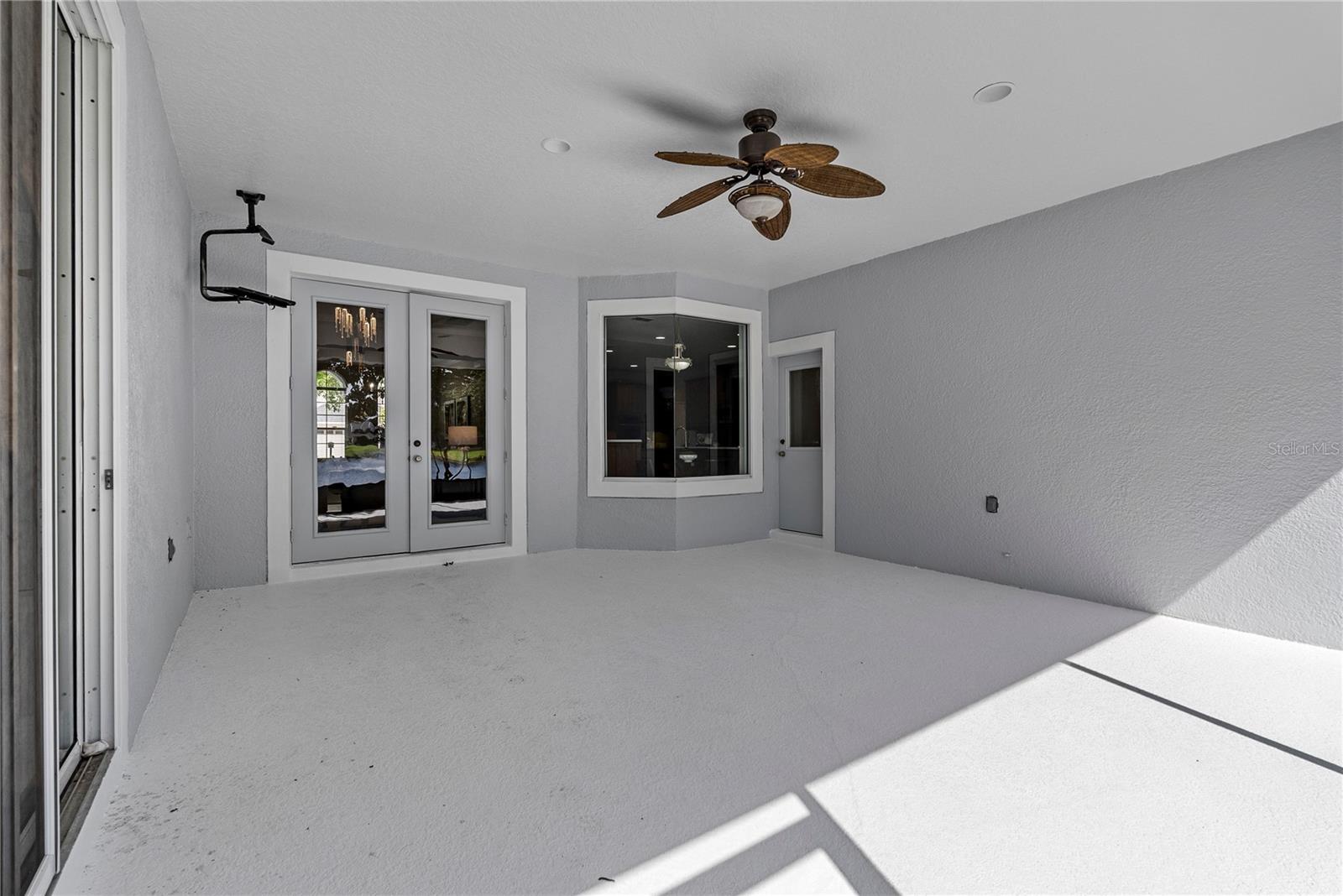 FOXCREST - Residential