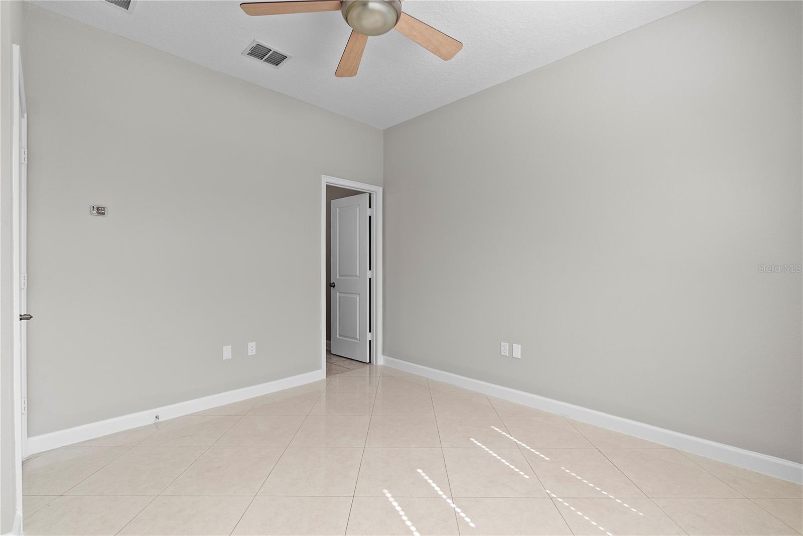 FOXCREST - Residential