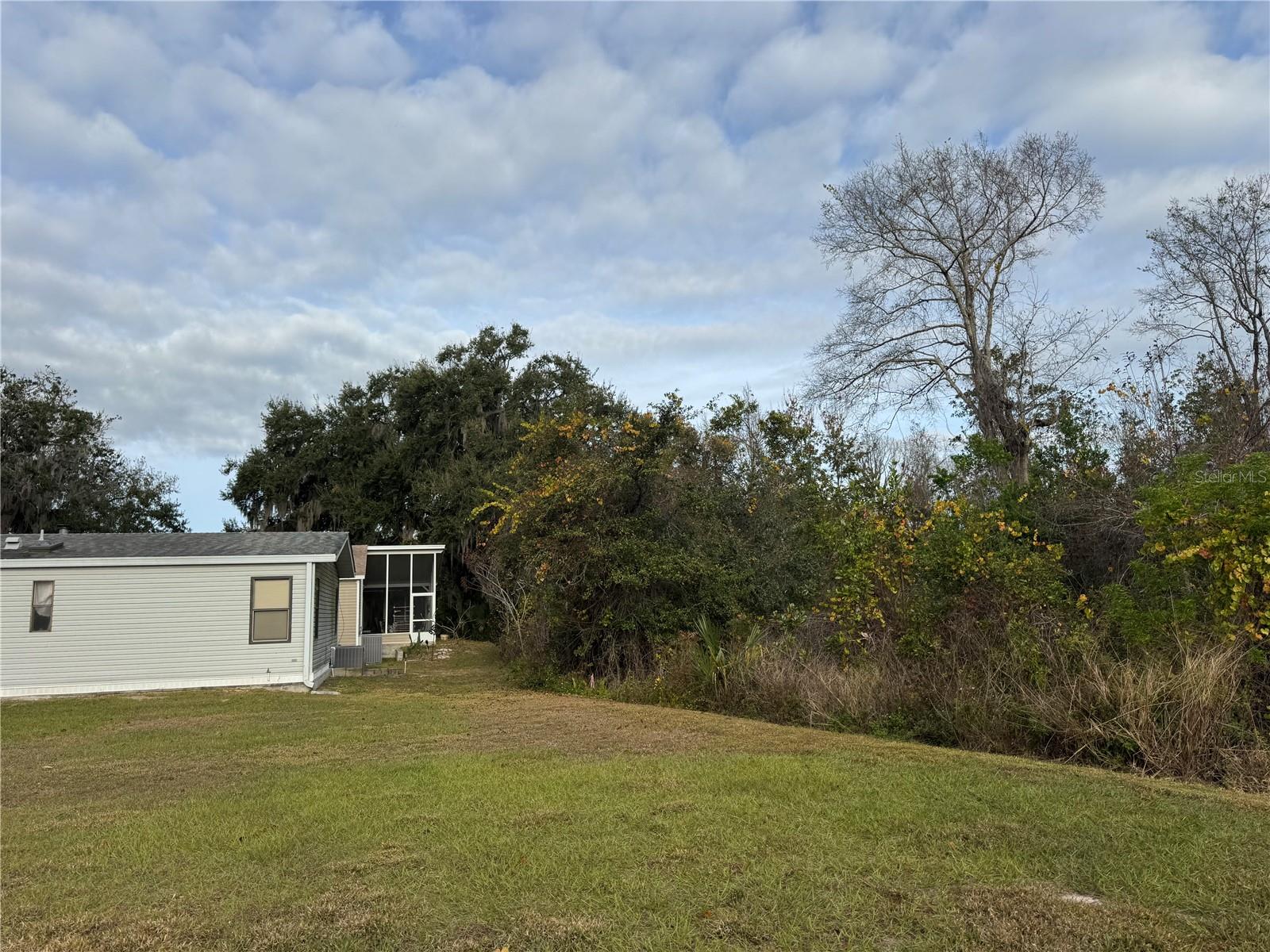 LAKE YALE ESTATES - Land