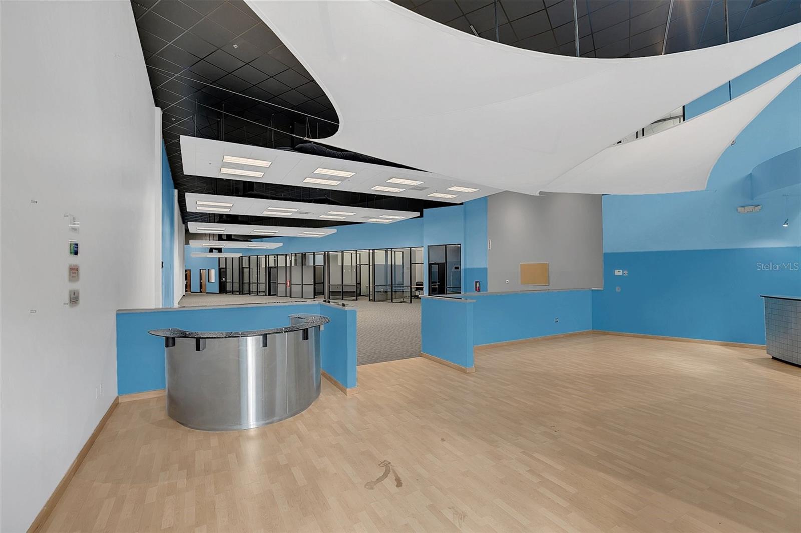 DREWTINA COMMERCE CENTER - Commercial Sale