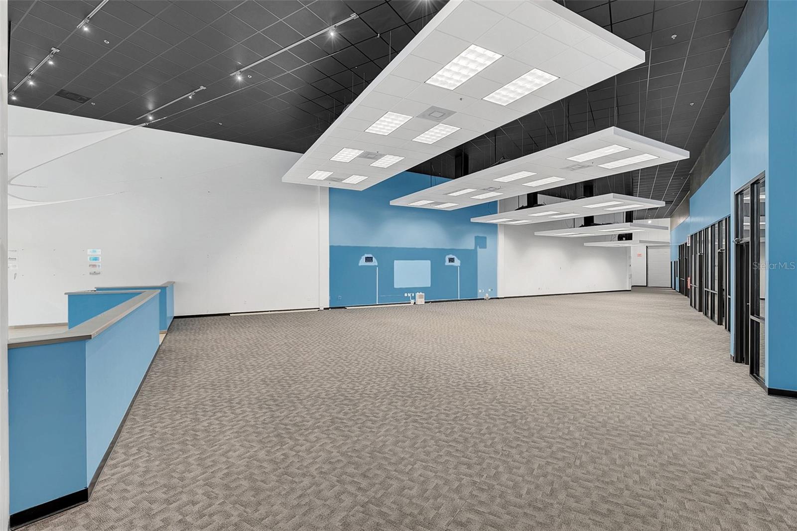 DREWTINA COMMERCE CENTER - Commercial Sale