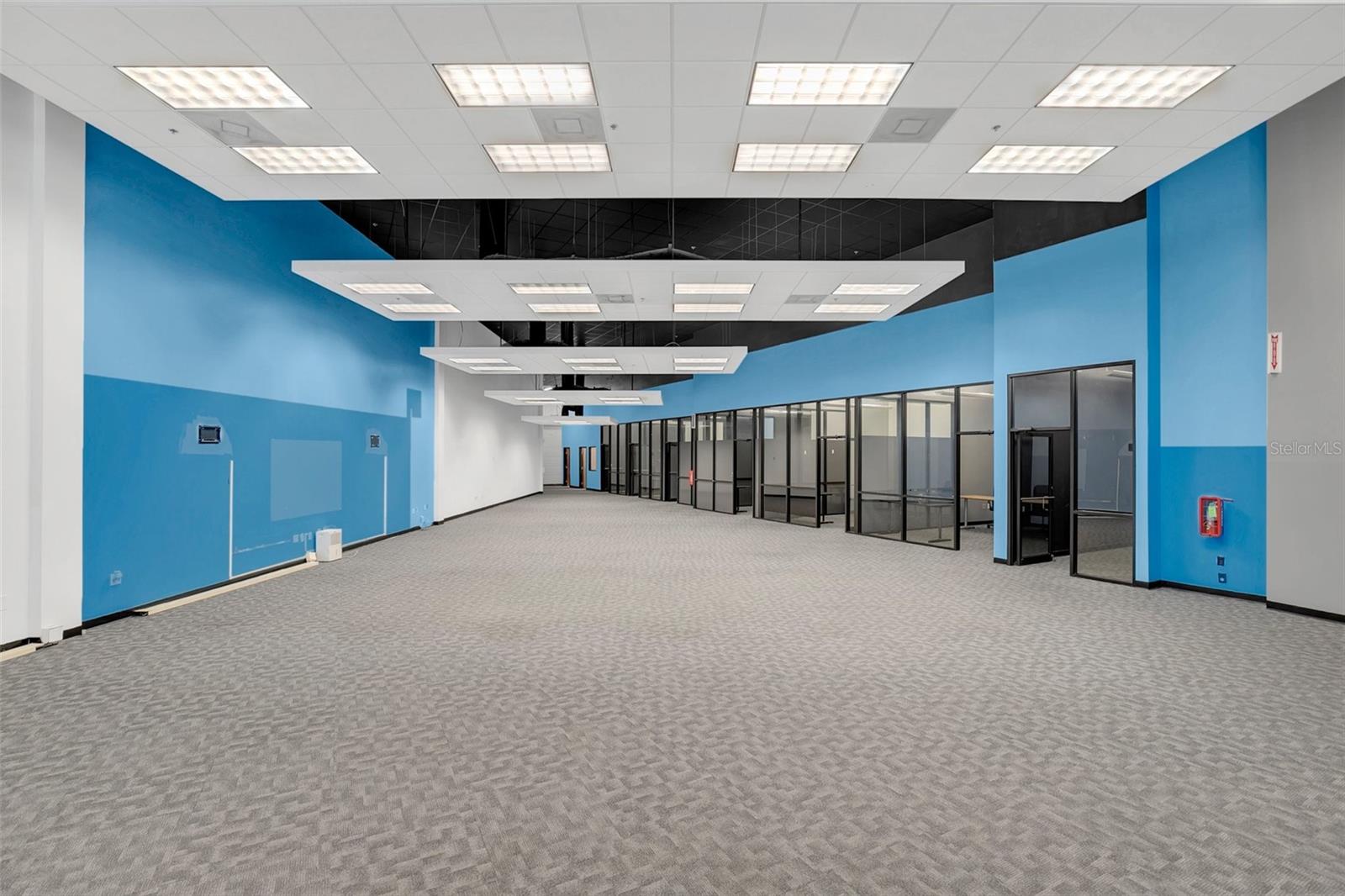 DREWTINA COMMERCE CENTER - Commercial Sale