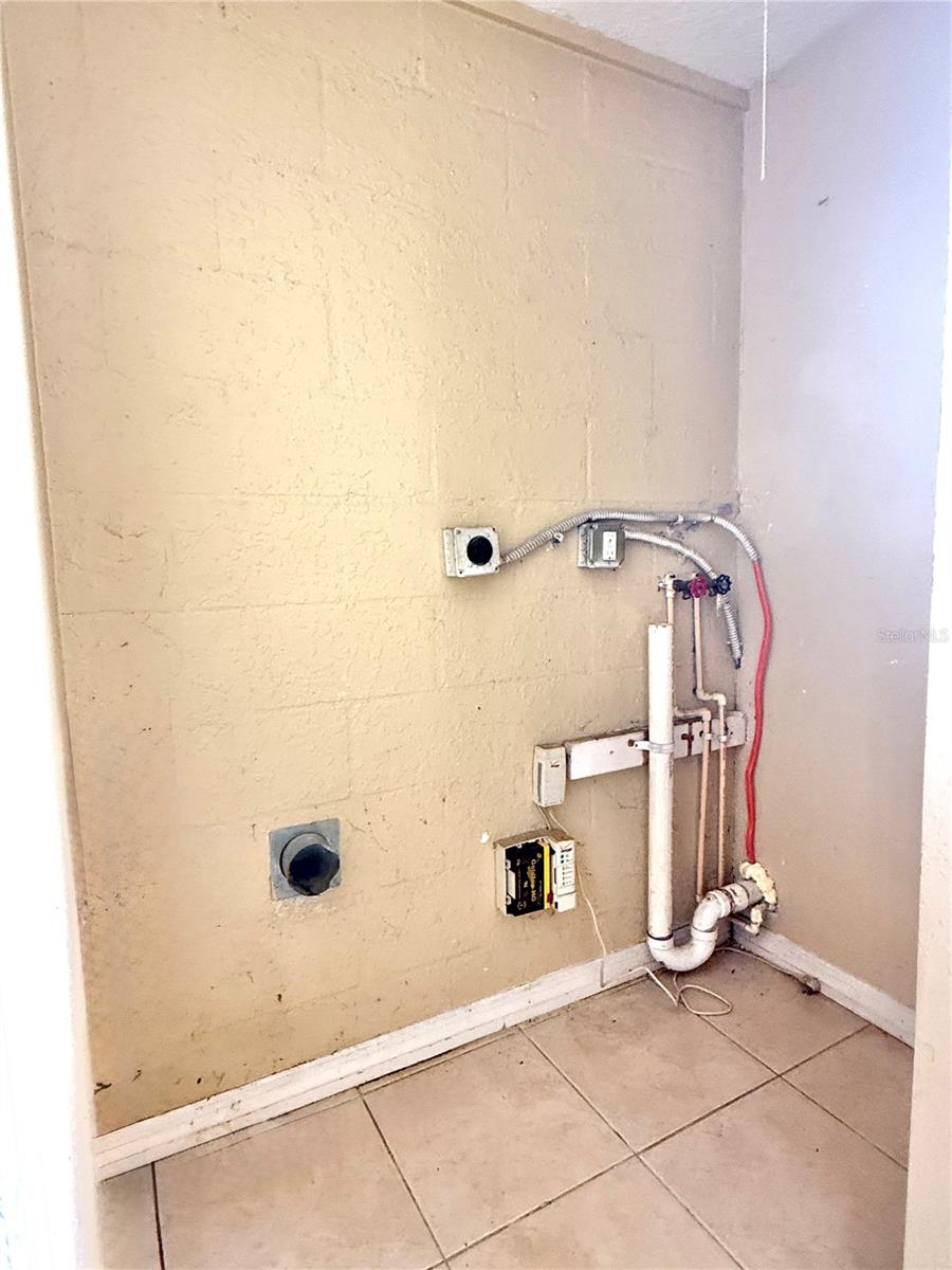 MORA SUB - Residential Lease