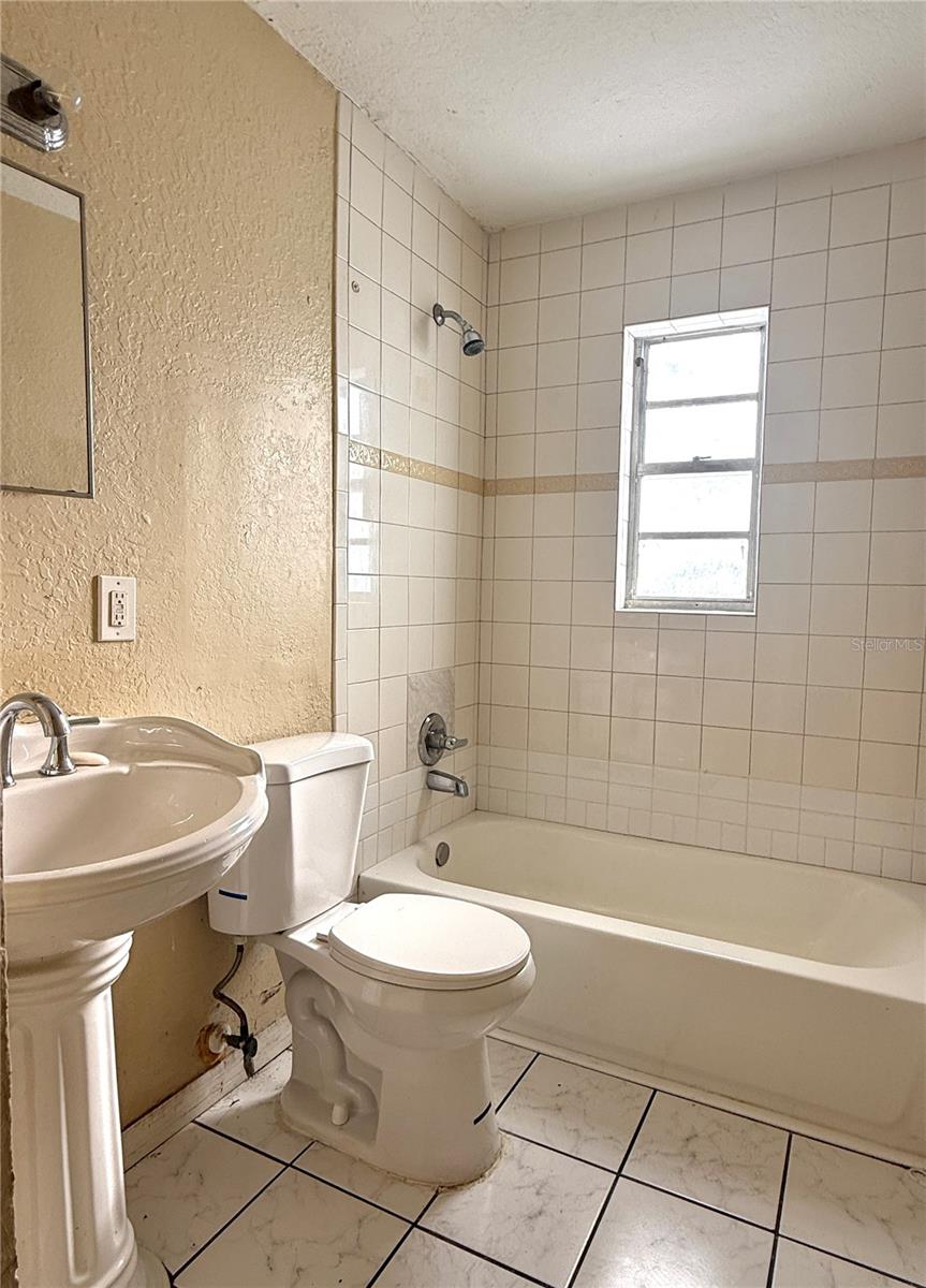 MORA SUB - Residential Lease