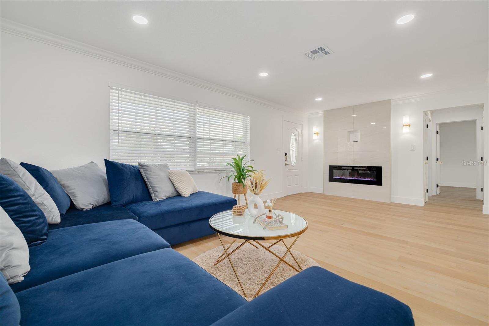 WILLIAMSDALE SQUARE 1ST ADD - Residential