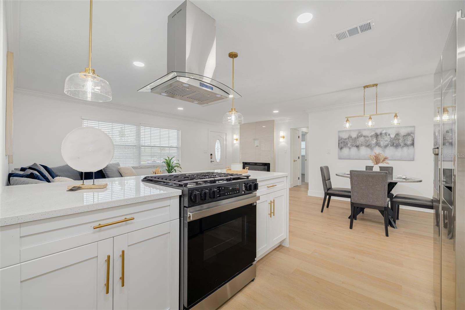 WILLIAMSDALE SQUARE 1ST ADD - Residential