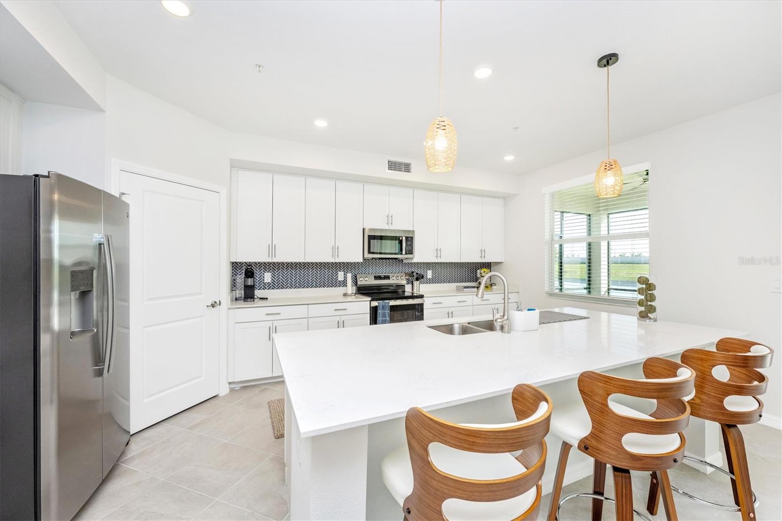 WELLEN PARK GOLF & COUNTRY CLUB - Residential Lease