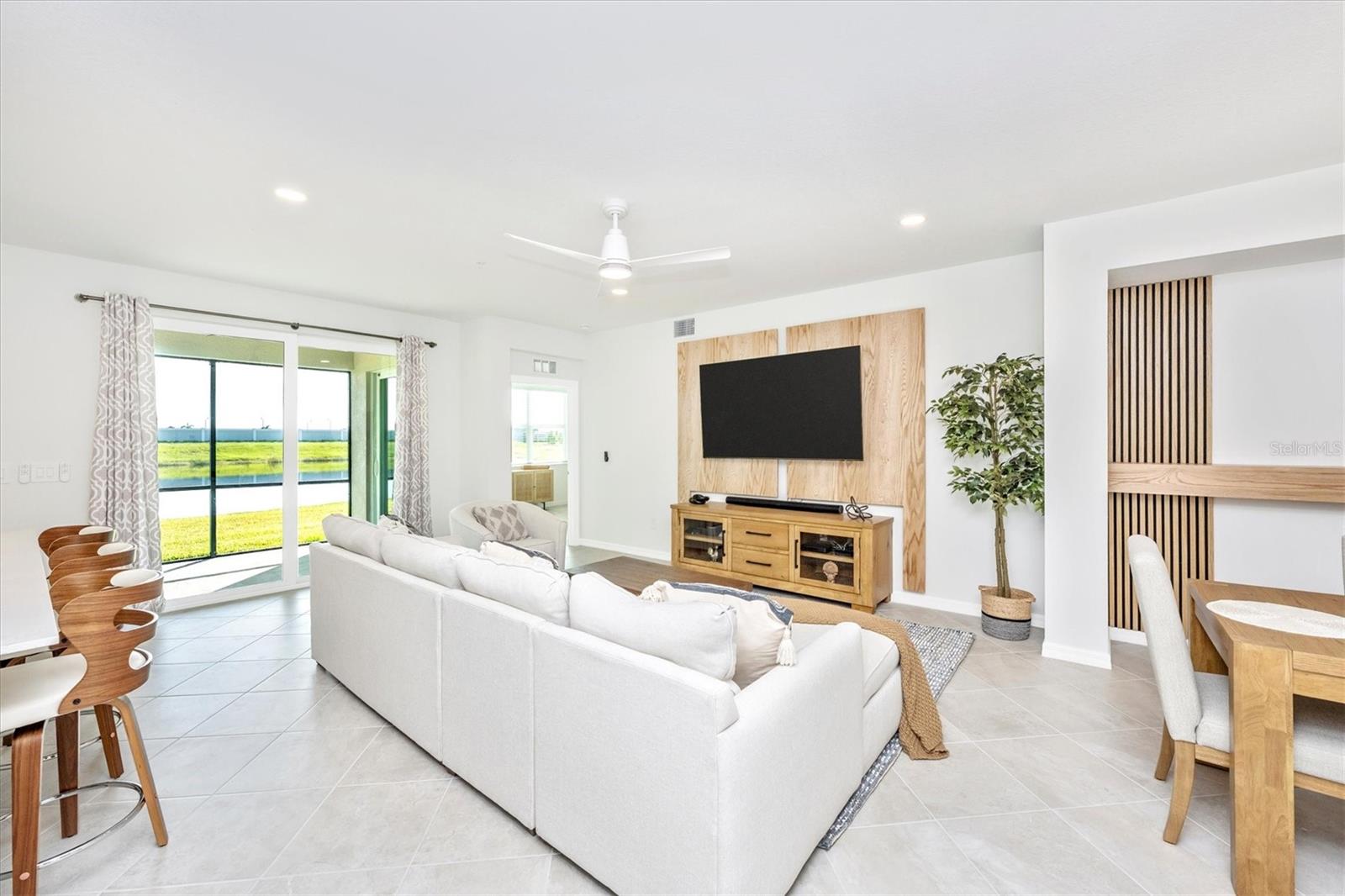 WELLEN PARK GOLF & COUNTRY CLUB - Residential Lease